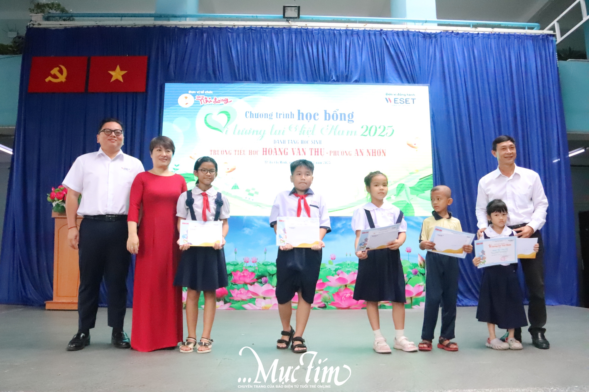 Học bổng Vì tương lai Việt Nam vun đắp ước mơ cho học trò Trường tiểu học Hoàng Văn Thụ- Ảnh 1.