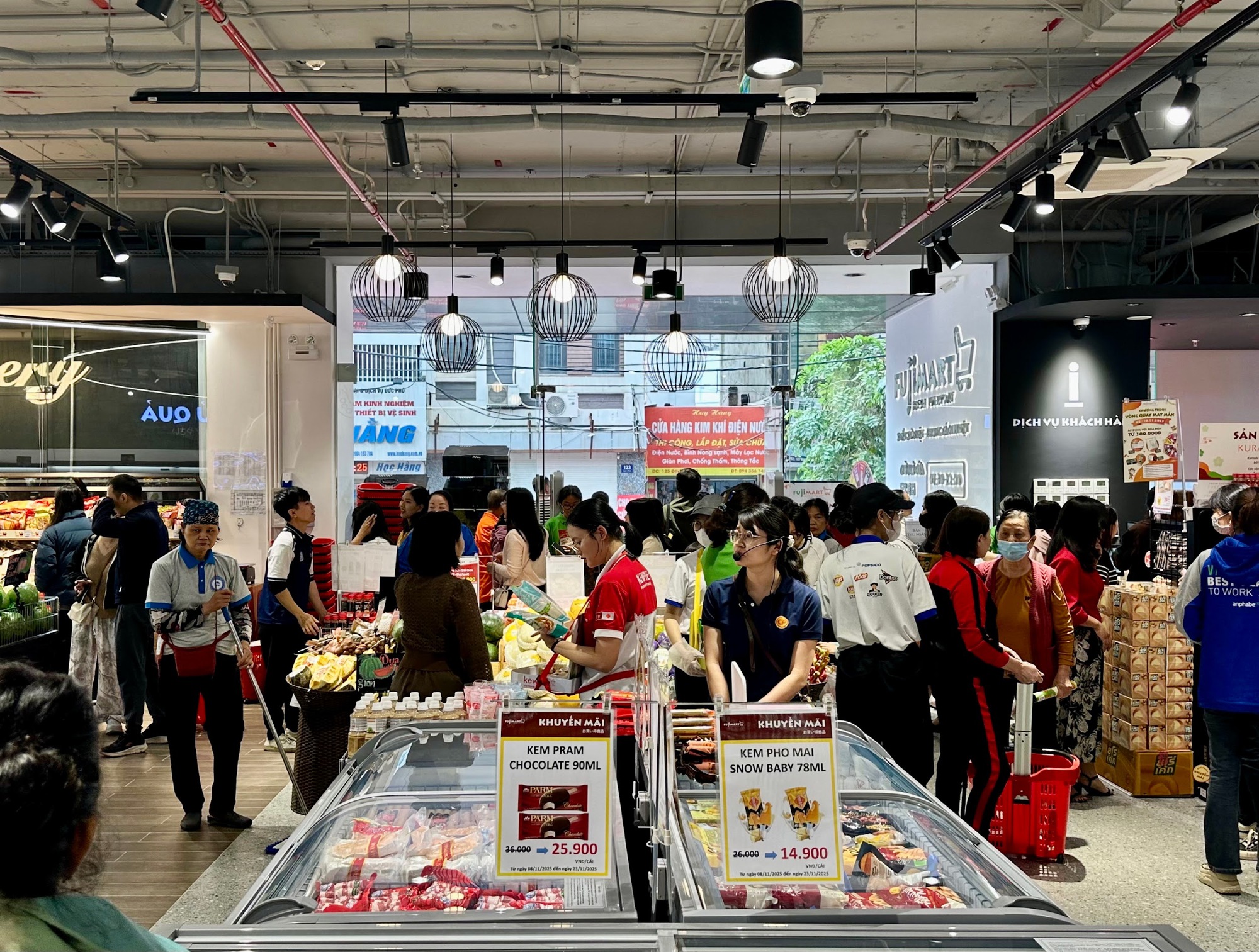 Khai trương siêu thị FujiMart mới tại DC Complex Định Công - Ảnh 1.