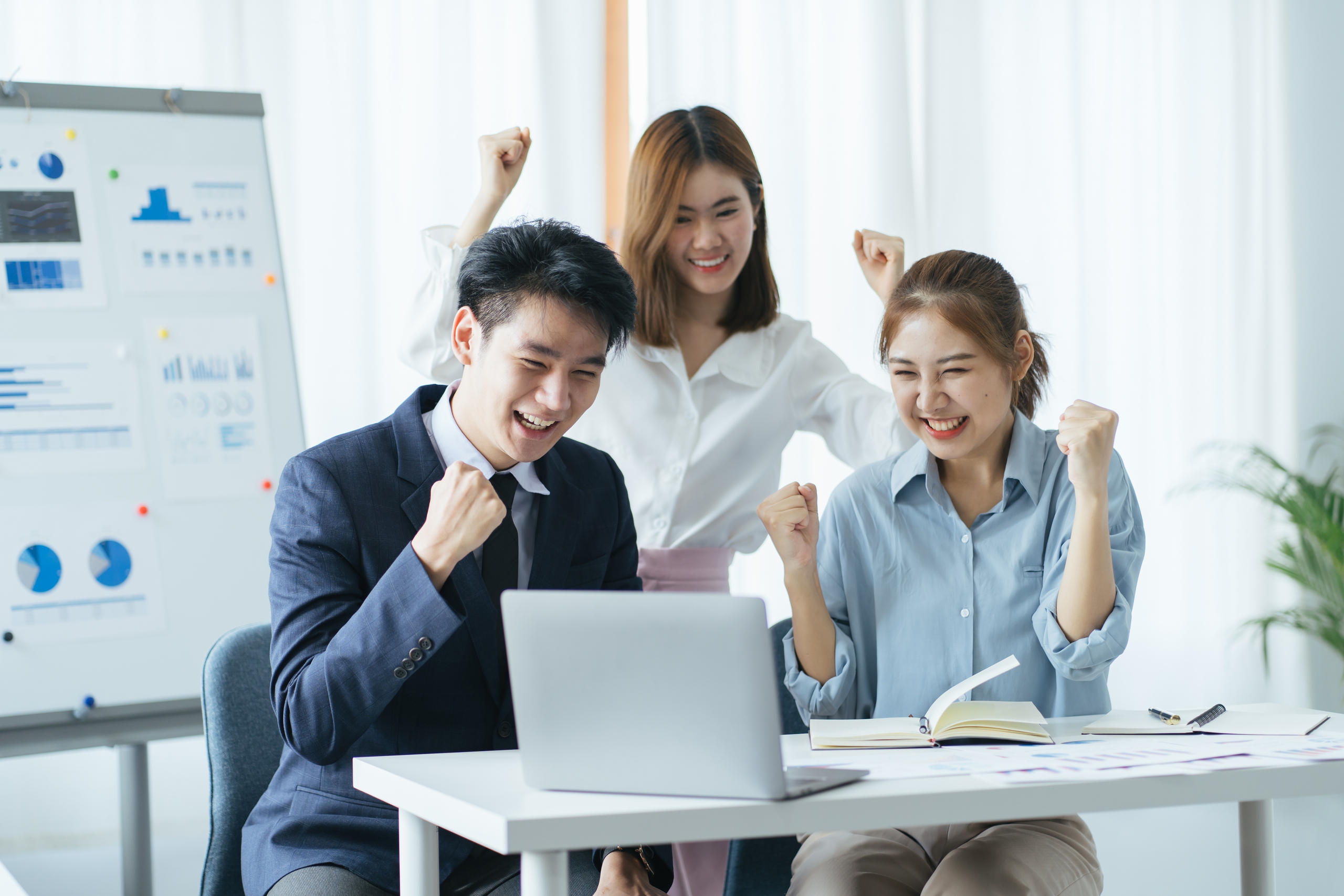 Nhiều người trẻ khó cân bằng cuộc sống trước sức ép tài chính và sức khỏe - Ảnh 1.