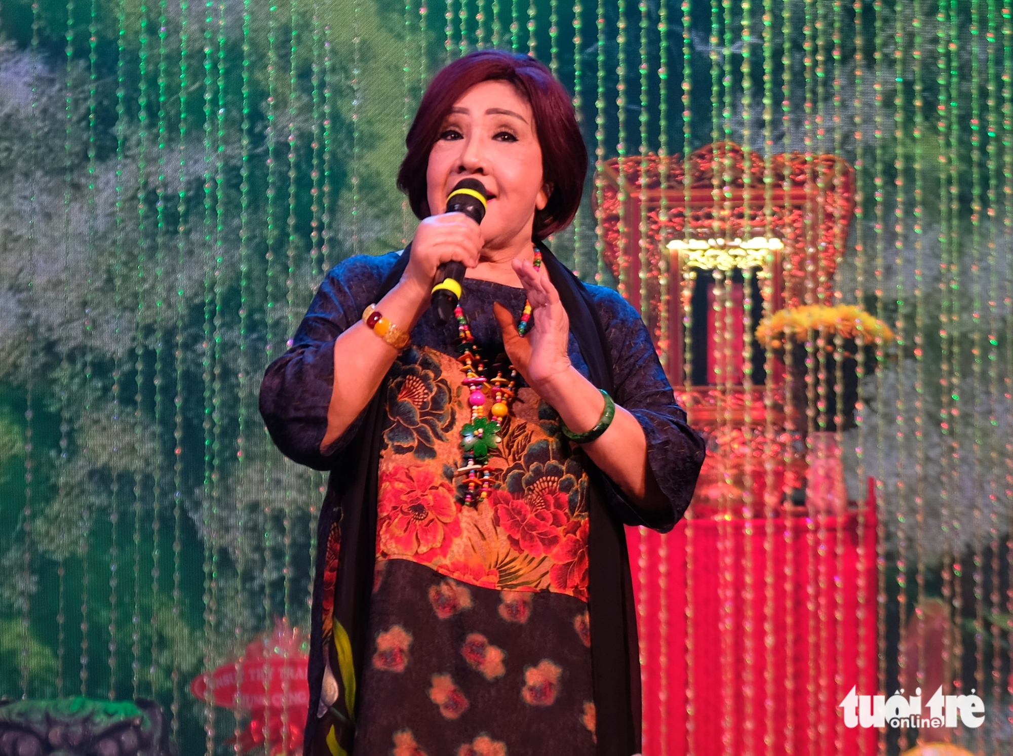 NSND Lệ Thủy nóng ruột khi nghe miền Trung bị bão lũ - Ảnh 1.