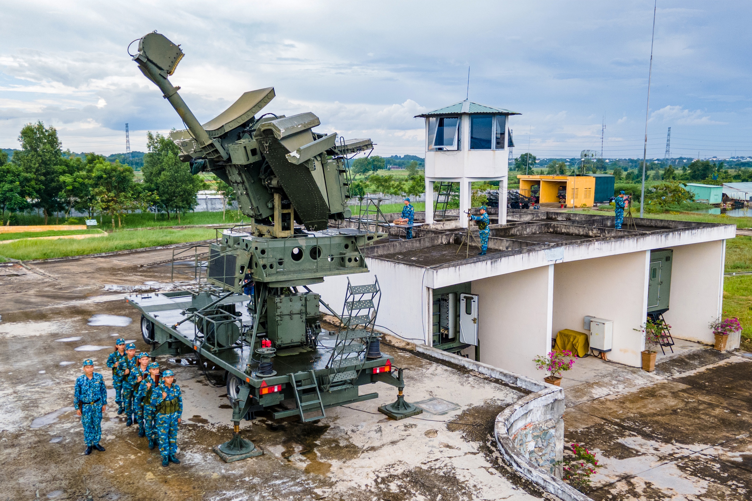 Học tập và làm theo tư tưởng, đạo đức, phong cách Hồ Chí Minh qua ảnh - Ảnh 12.