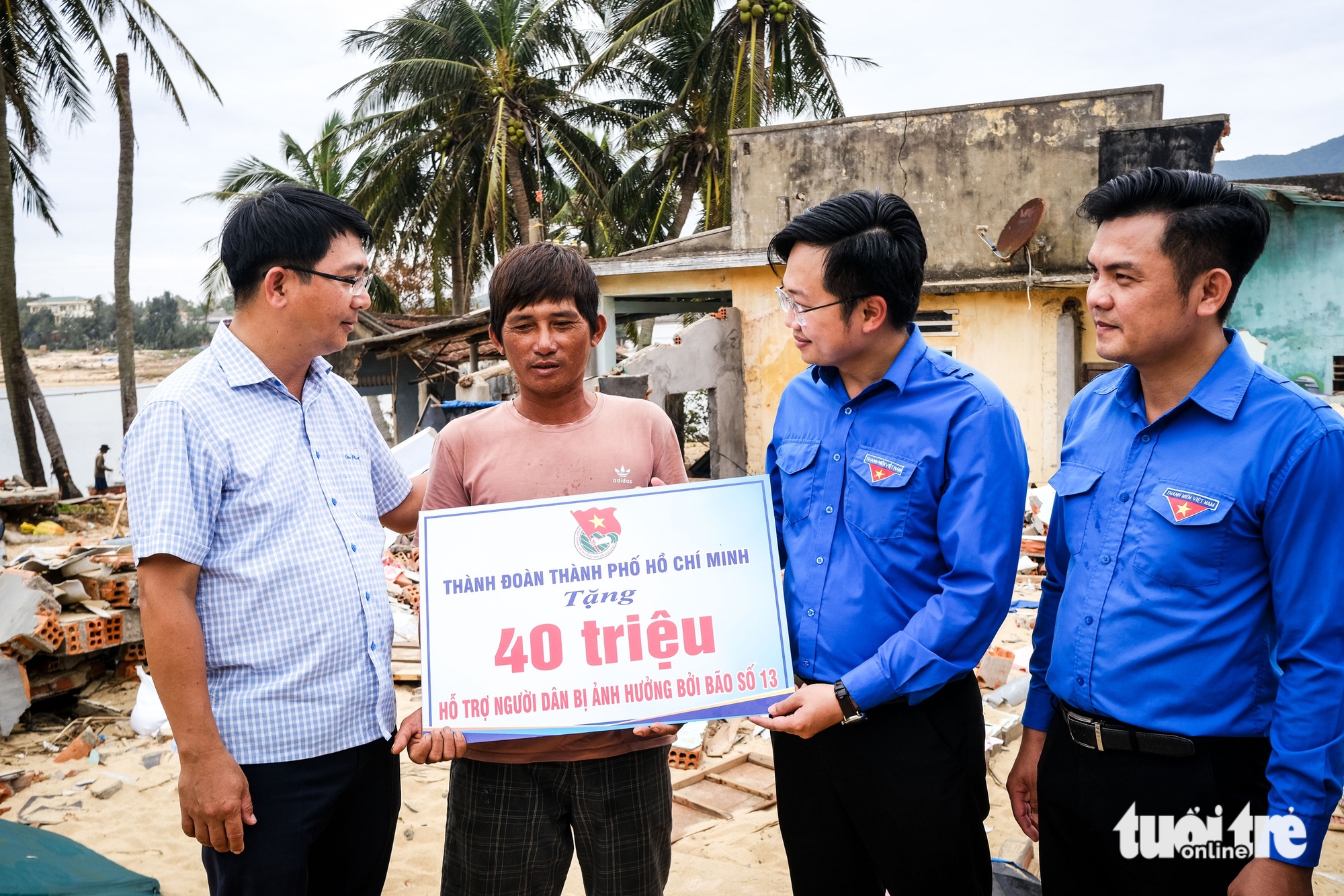Thanh thiếu nhi TP.HCM gói ghém ân tình, gửi trao đồng bào tả tơi nơi tâm bão - Ảnh 4.