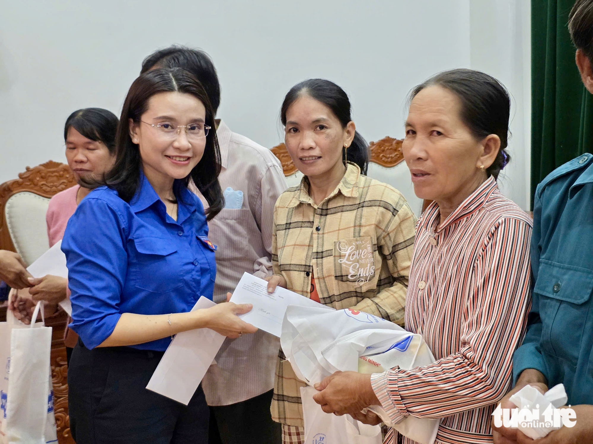 Thanh thiếu nhi TP.HCM gói ghém ân tình, gửi trao đồng bào tả tơi nơi tâm bão - Ảnh 5.