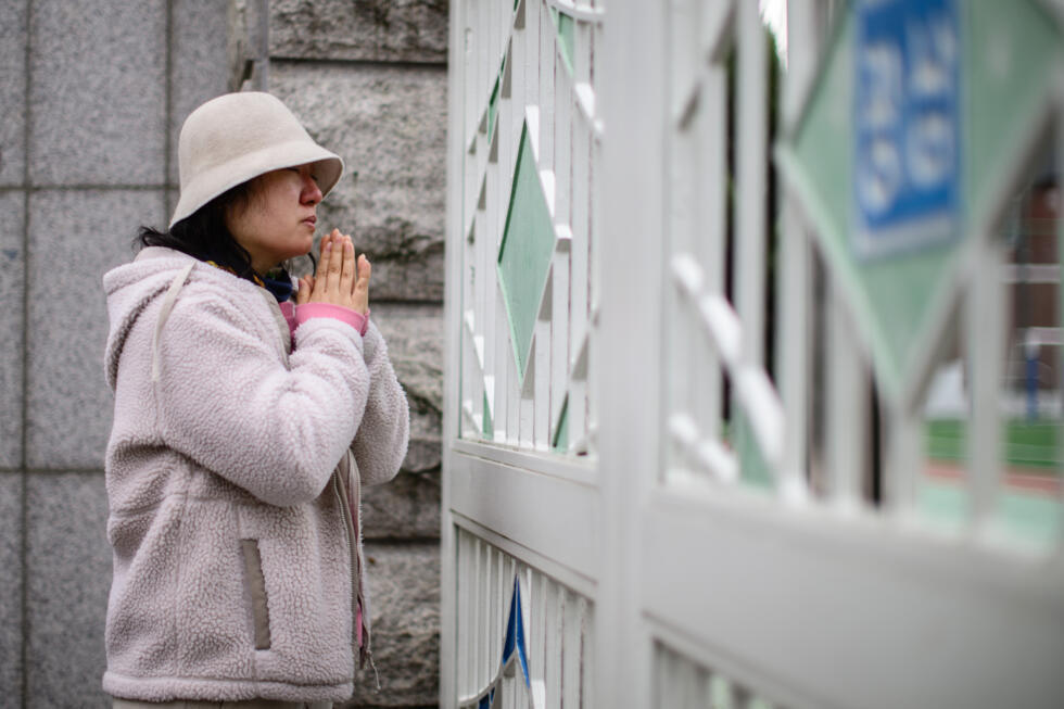 South Korea halts flights for college entry exam- Ảnh 2.