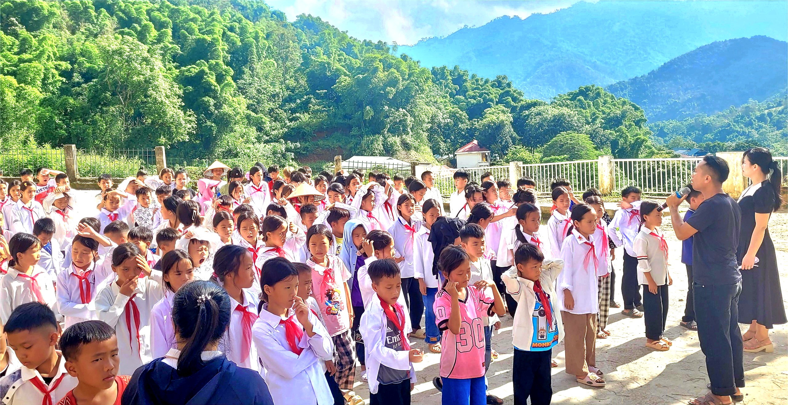 Sở Giáo dục và Đào tạo Thanh Hóa được tuyển dụng, tiếp nhận giáo viên - Ảnh 1.