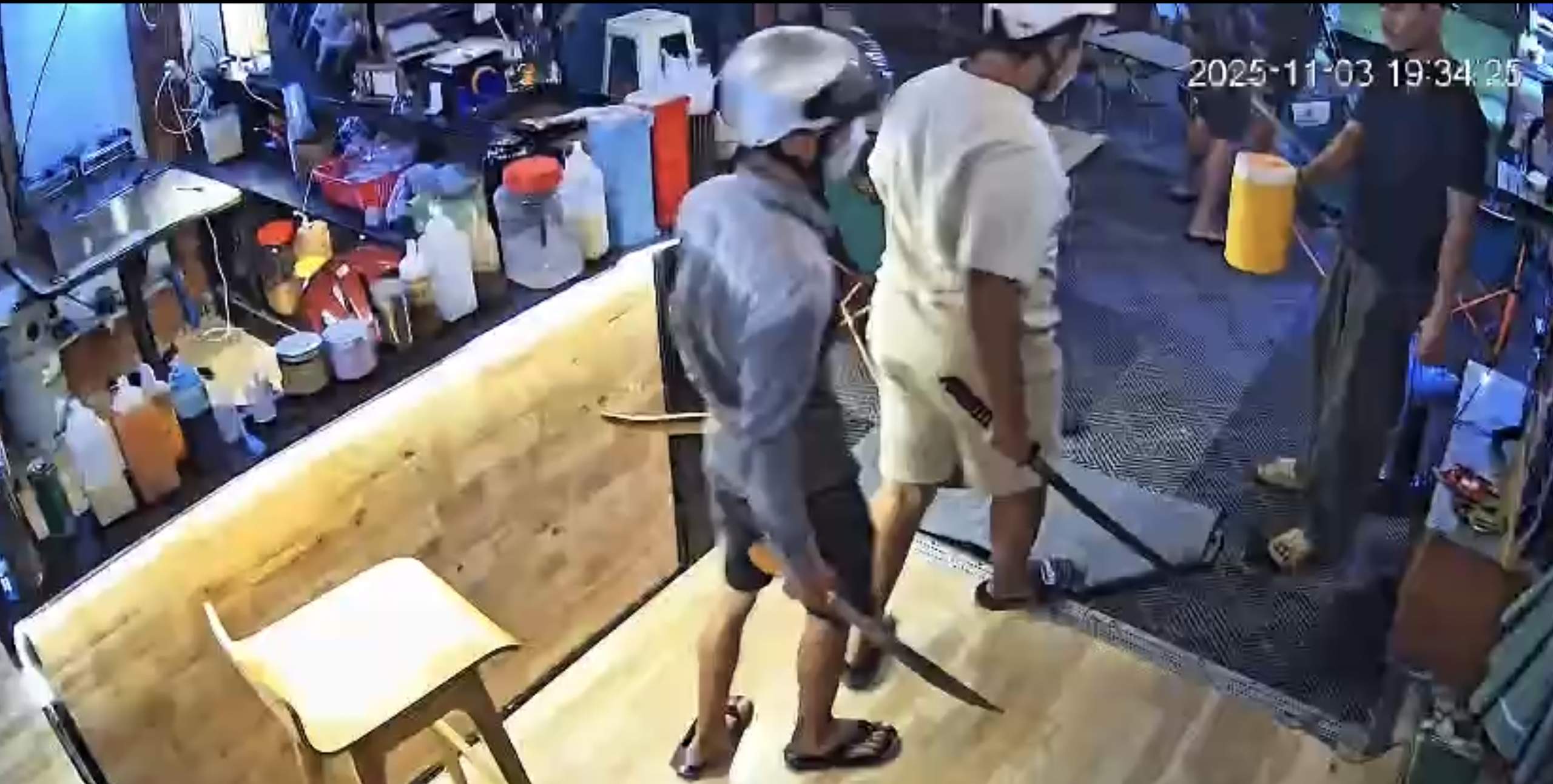 thanh thiếu niên - Ảnh 2.