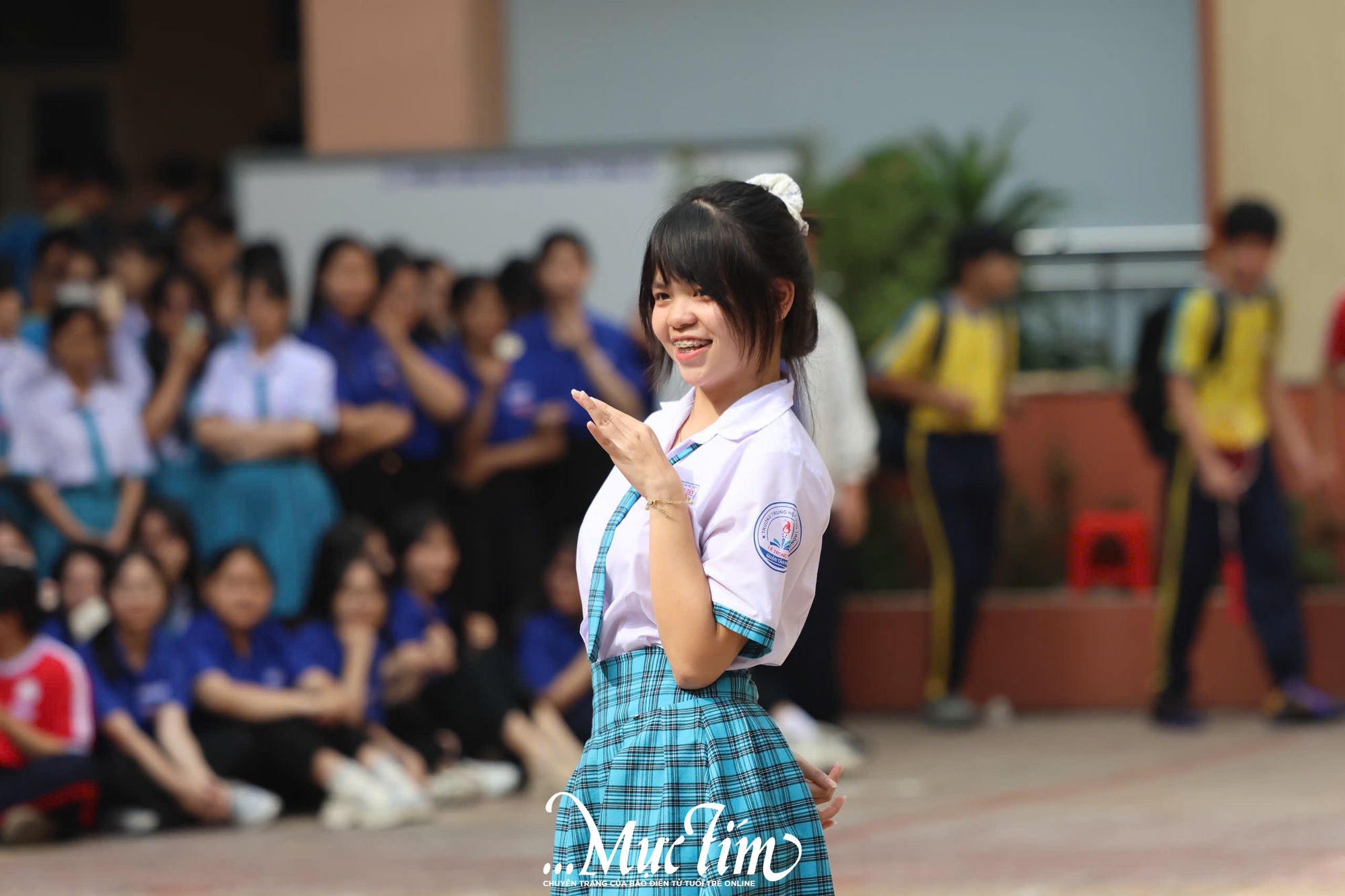 Teen Trường THPT Lê Trọng Tấn thỏa sức thể hiện cá tính với random dance  - Ảnh 3.