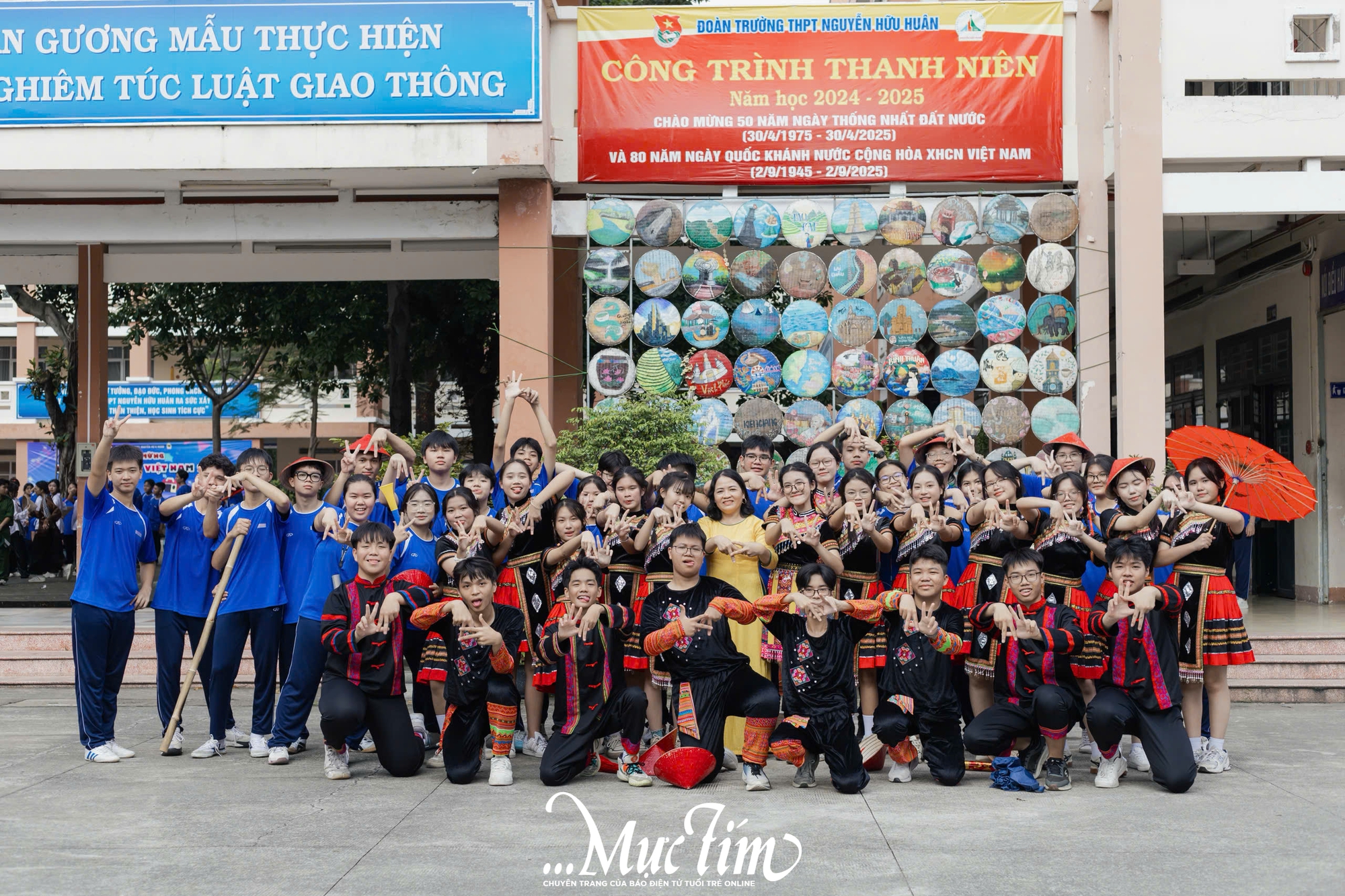 Teen Trường THPT Nguyễn Hữu Huân kể chuyện văn hóa, lịch sử tại văn nghệ tri ân - Ảnh 4.