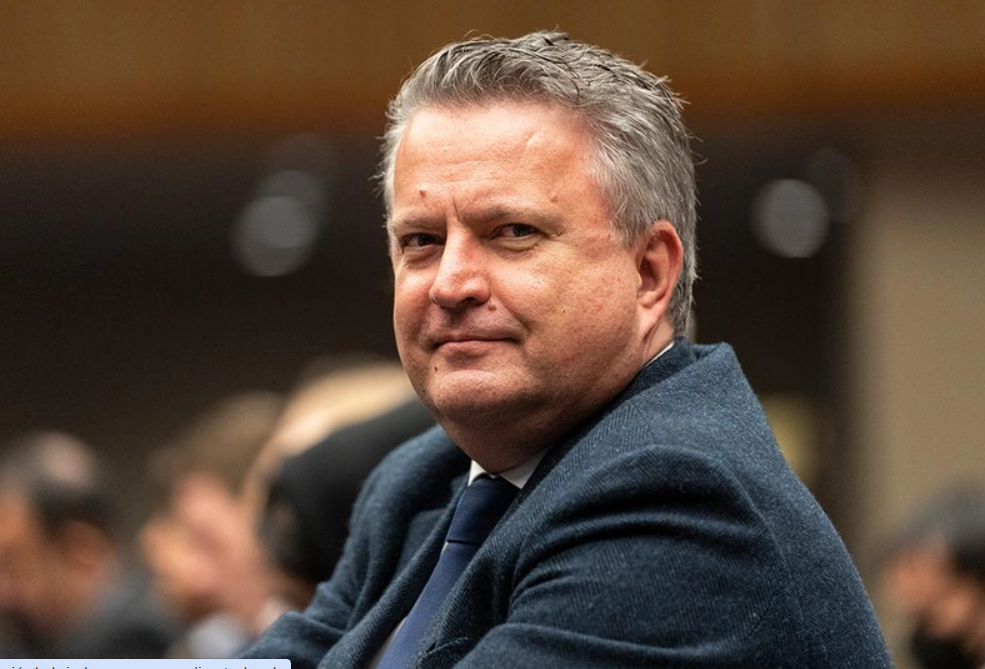 Ukraine dừng đàm phán hòa bình với Nga - Ảnh 1.