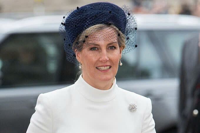 Nữ Bá tước Xứ Wessex Sophie: 'Fashionista' thầm lặng của Hoàng gia Anh mùa Thu Đông - Ảnh 1.