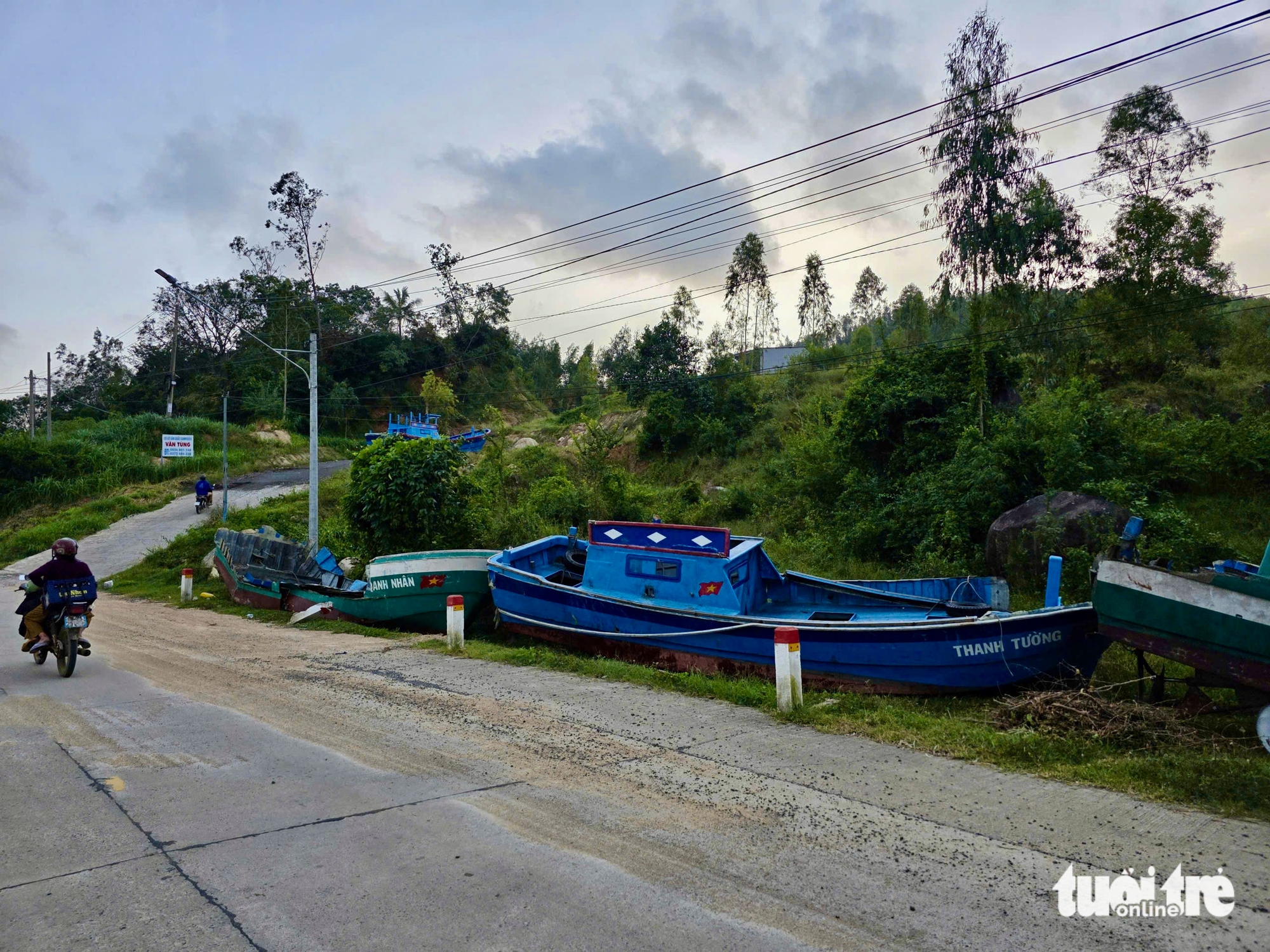 Chạy đua sửa tàu sau bão số 13: Xưởng quá tải, chủ tàu thấp thỏm chờ ngày ra biển - Ảnh 5.
