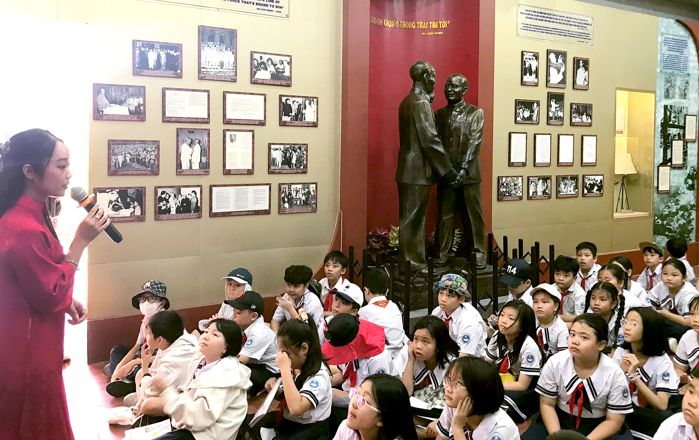 Học lịch sử ở Bến Nhà Rồng - Ảnh 1.