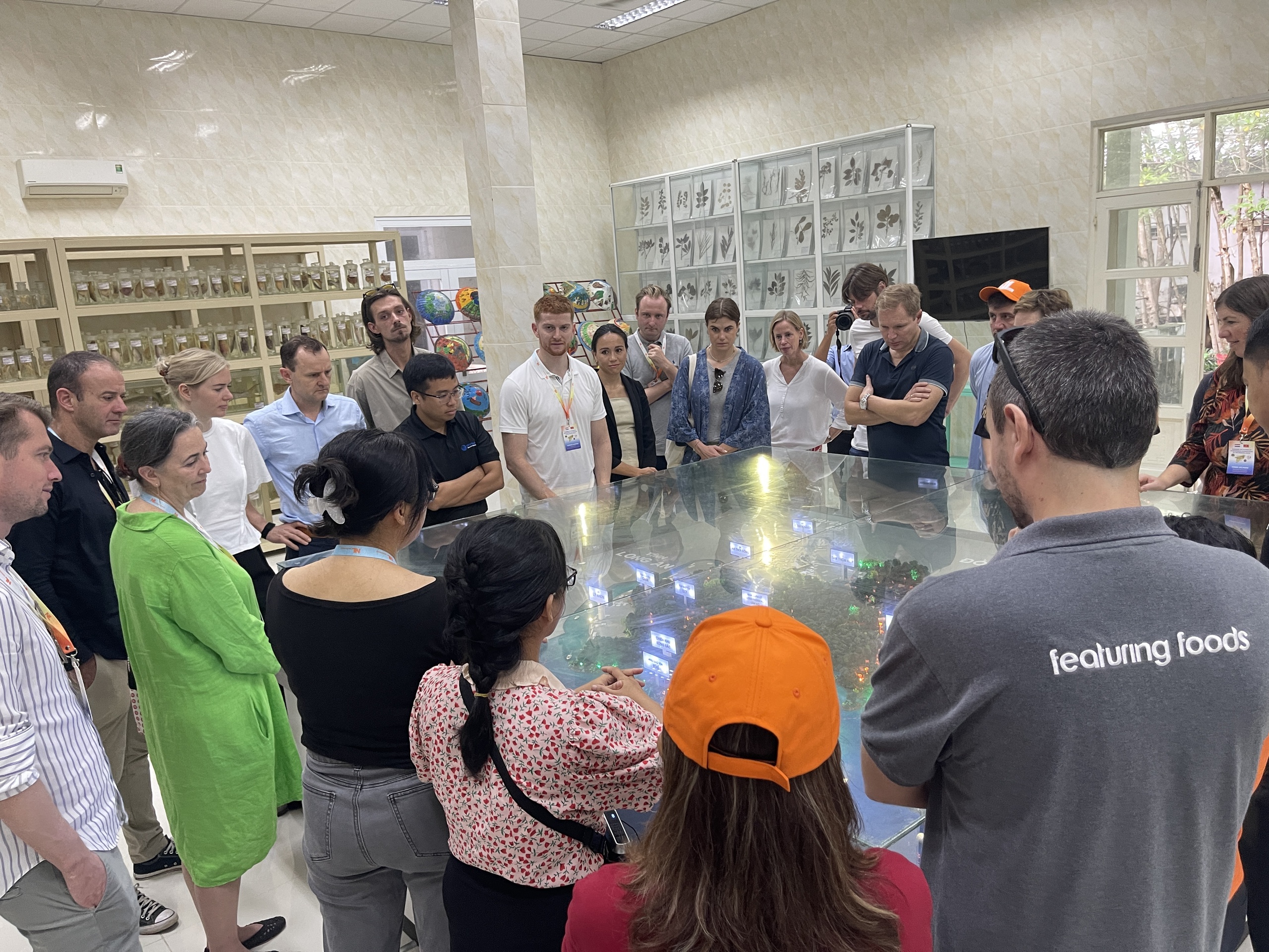 Dutch, Vietnamese aquaculture experts visit Can Gio Mangrove Biosphere Reserve - Ảnh 2.