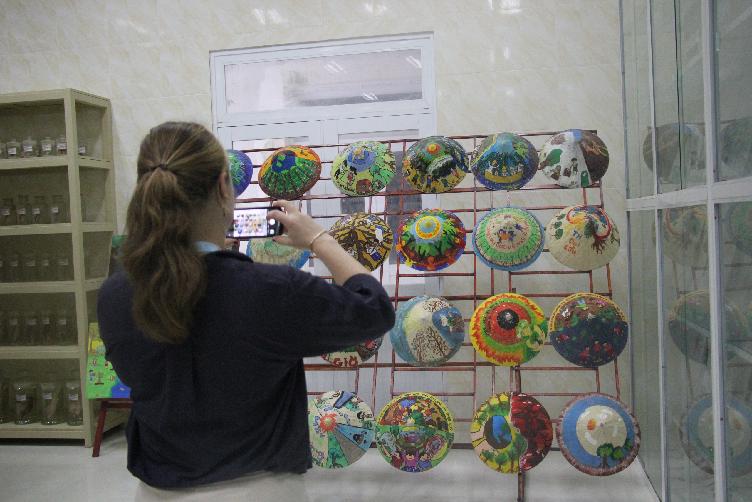 Dutch, Vietnamese aquaculture experts visit Can Gio Mangrove Biosphere Reserve - Ảnh 10.