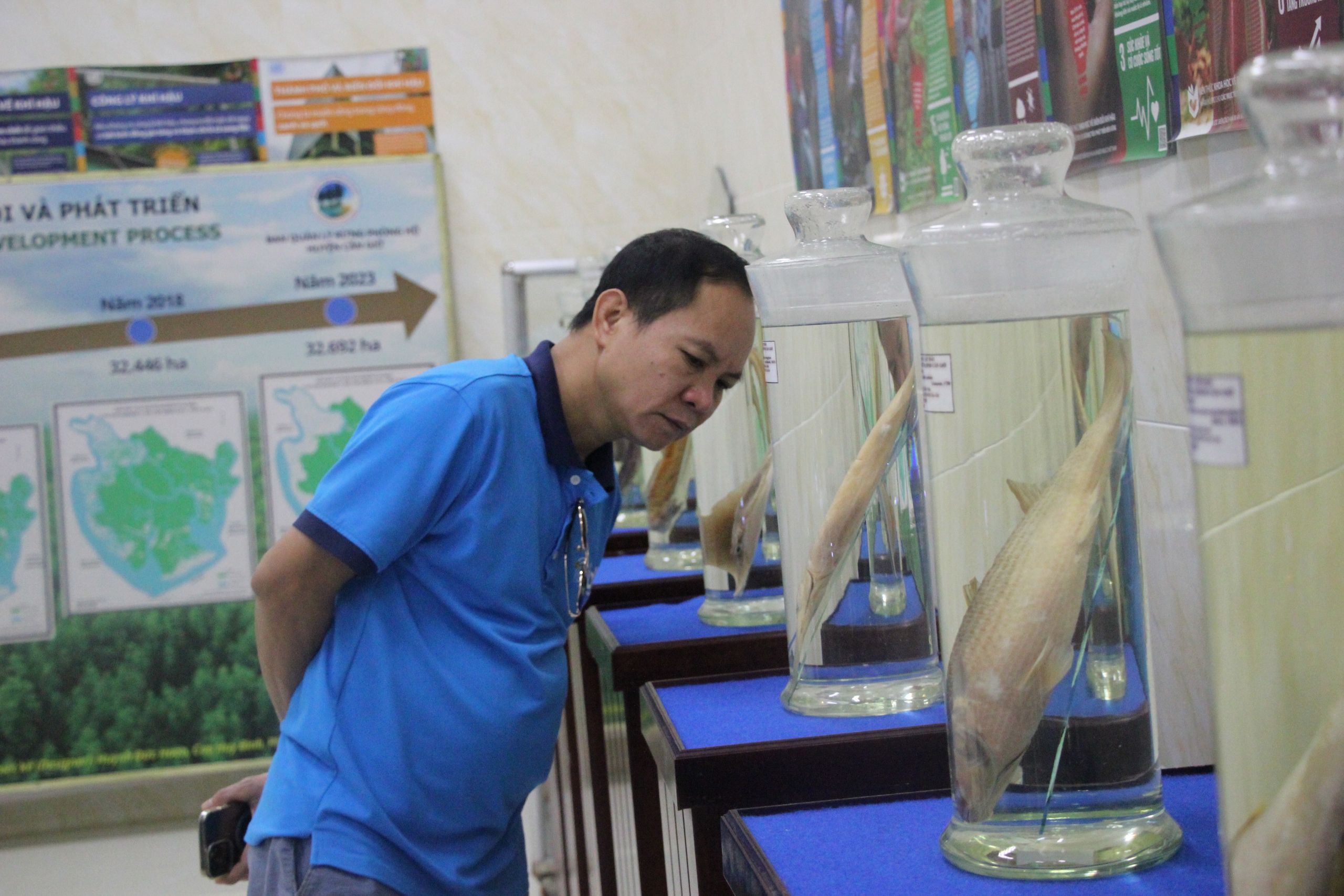 Dutch, Vietnamese aquaculture experts visit Can Gio Mangrove Biosphere Reserve - Ảnh 6.