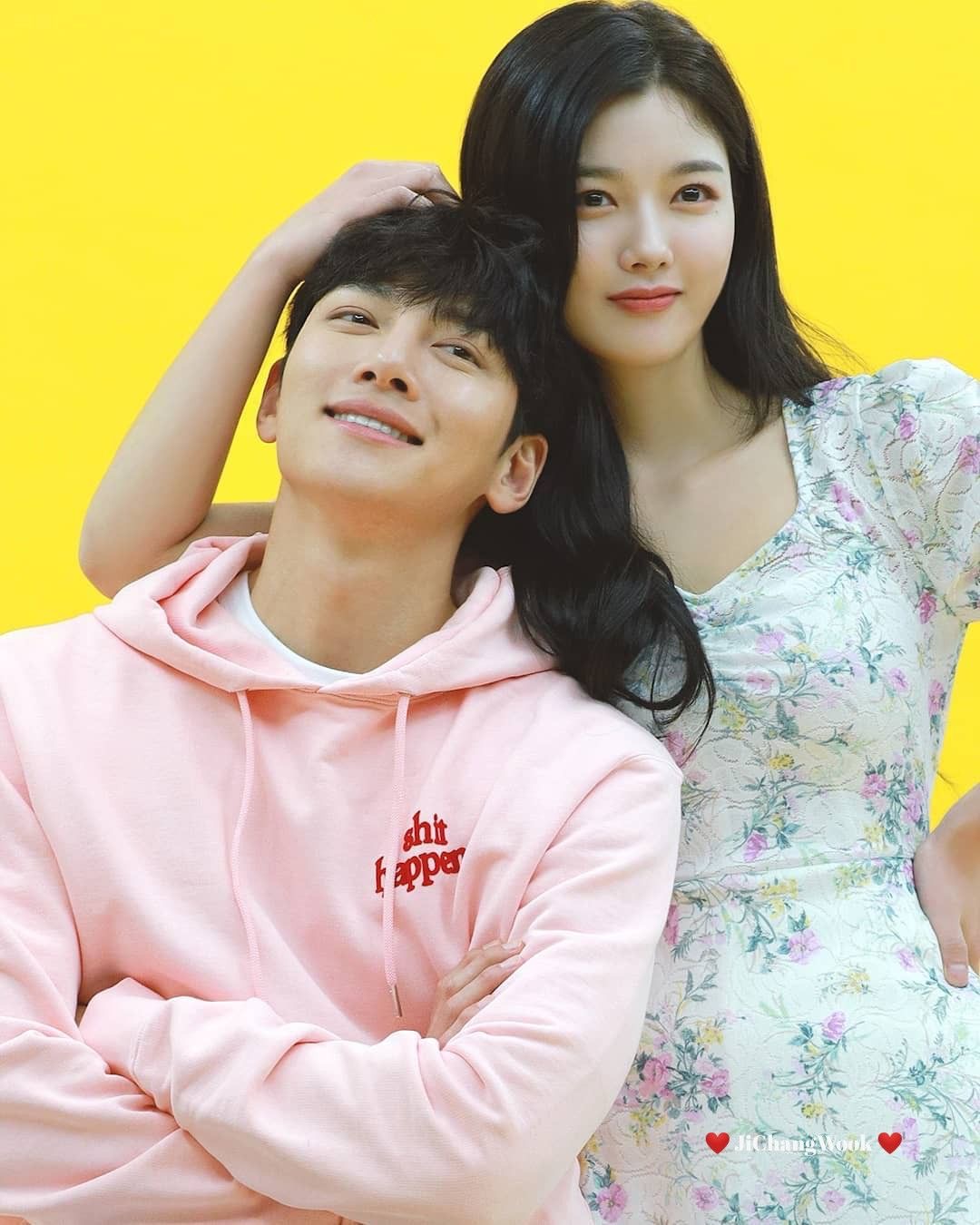 5 bạn trai màn ảnh đình đám của Kim Yoo Jung- Ảnh 2. 5 bạn trai màn ảnh đình đám của Kim Yoo Jung- Ảnh 2.