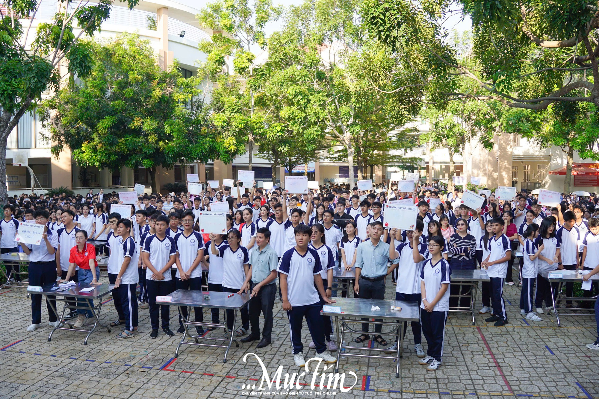 Thầy trò THPT Hồ Thị Bi thử thách độ hiểu ý, hợp sức tại sân chơi chào mừng 20-11- Ảnh 1.