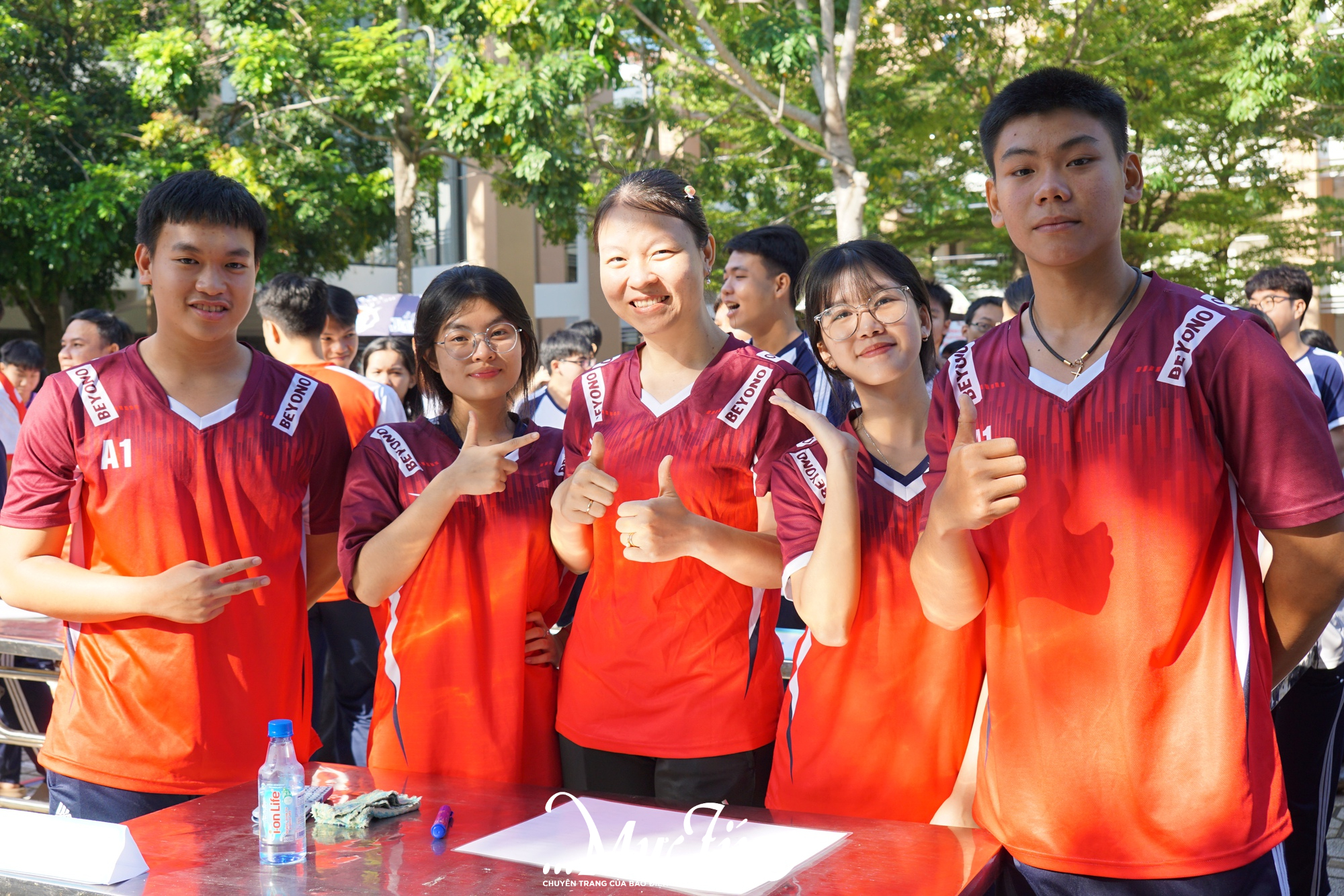 Thầy trò THPT Hồ Thị Bi thử thách độ hiểu ý, hợp sức tại sân chơi chào mừng 20-11- Ảnh 4.