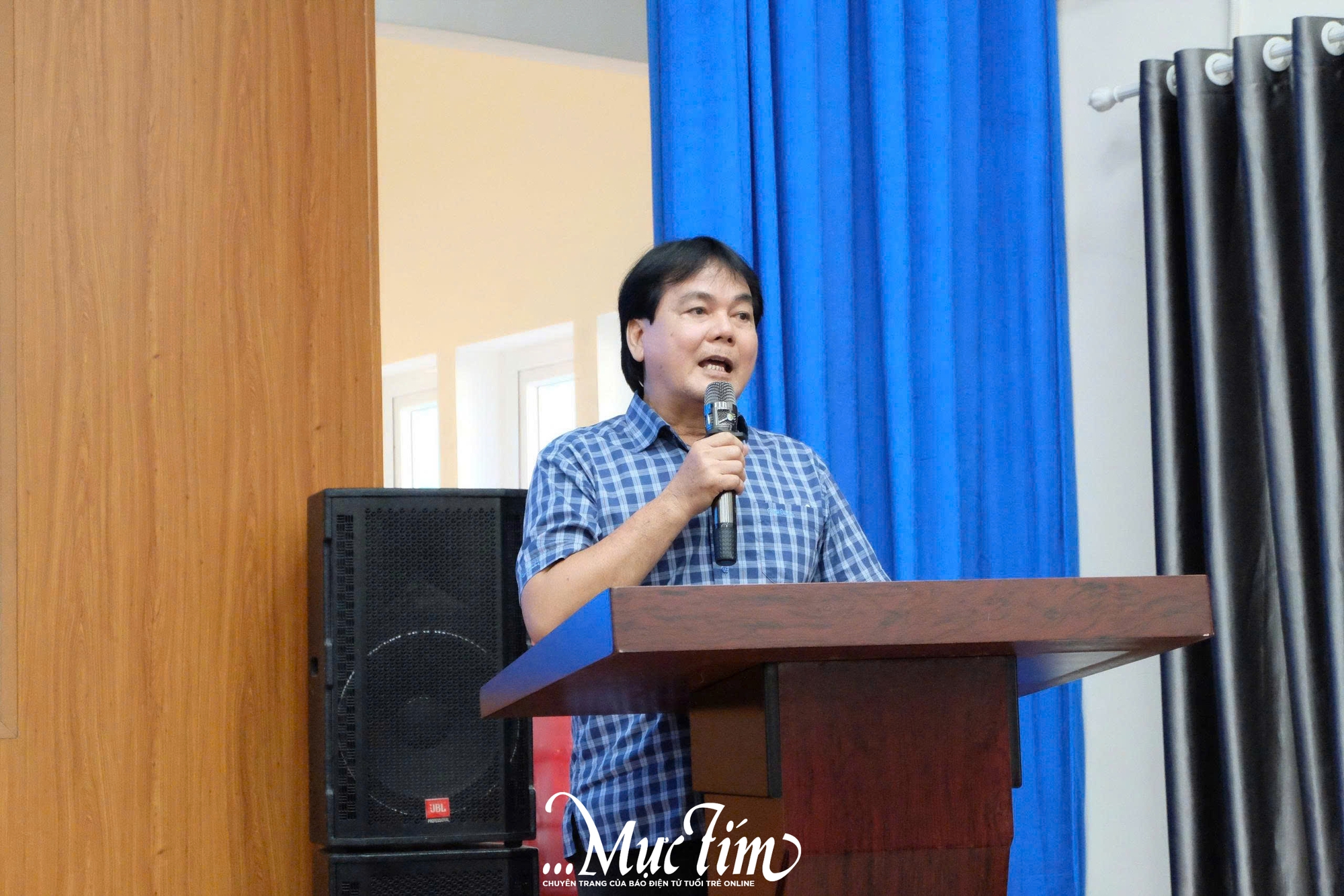 Những 'vì sao mai' tỏa sáng trong lễ trao học bổng tại Trường THPT Bùi Thị Xuân - Ảnh 3.