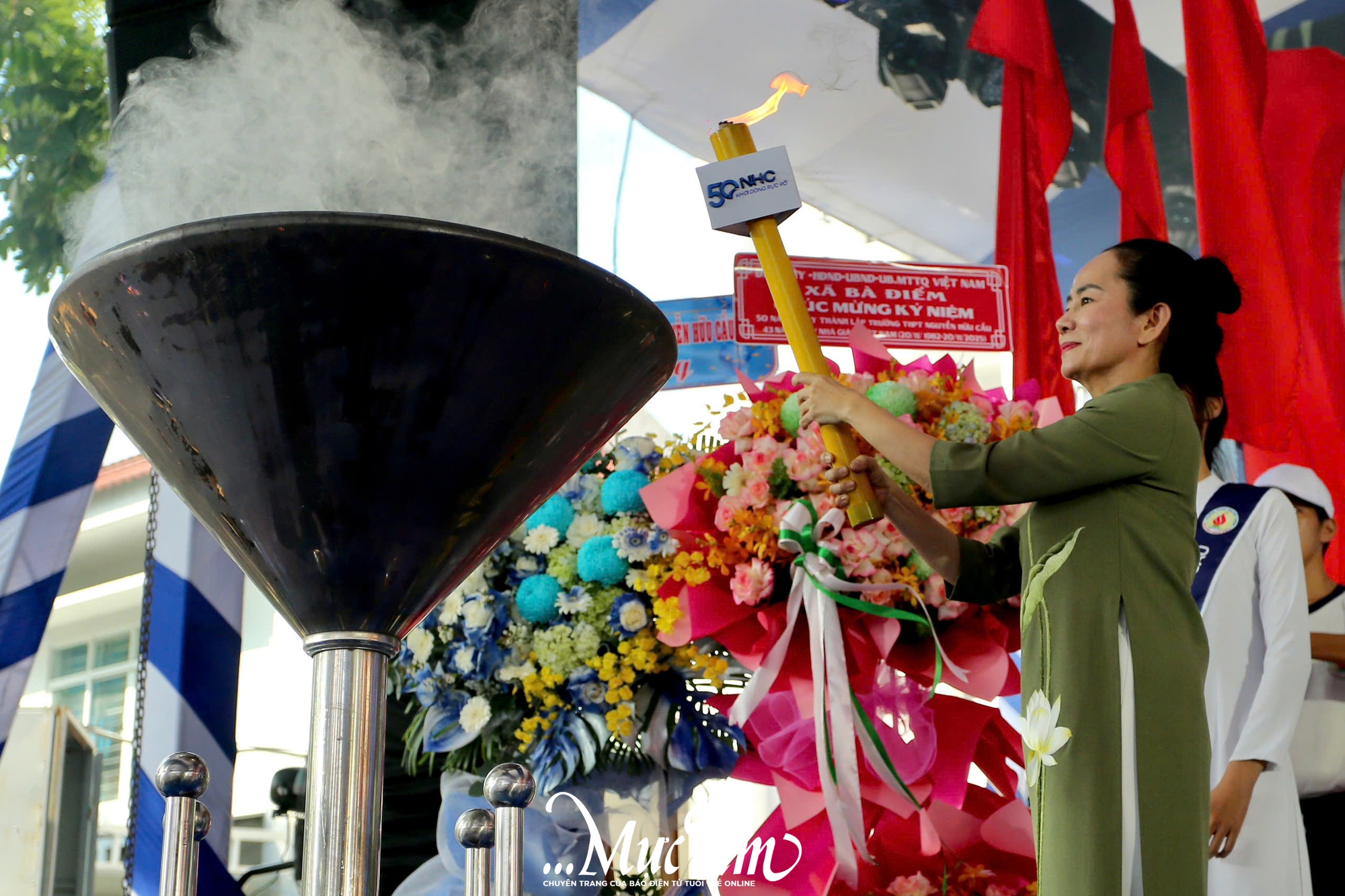 Rực rỡ hành trình 50 năm khơi dòng tri thức của Trường THPT Nguyễn Hữu Cầu- Ảnh 5.