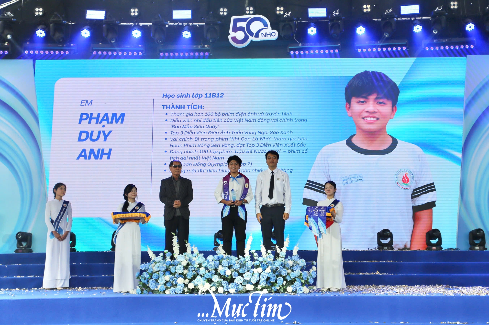 Rực rỡ hành trình 50 năm khơi dòng tri thức của Trường THPT Nguyễn Hữu Cầu- Ảnh 9.