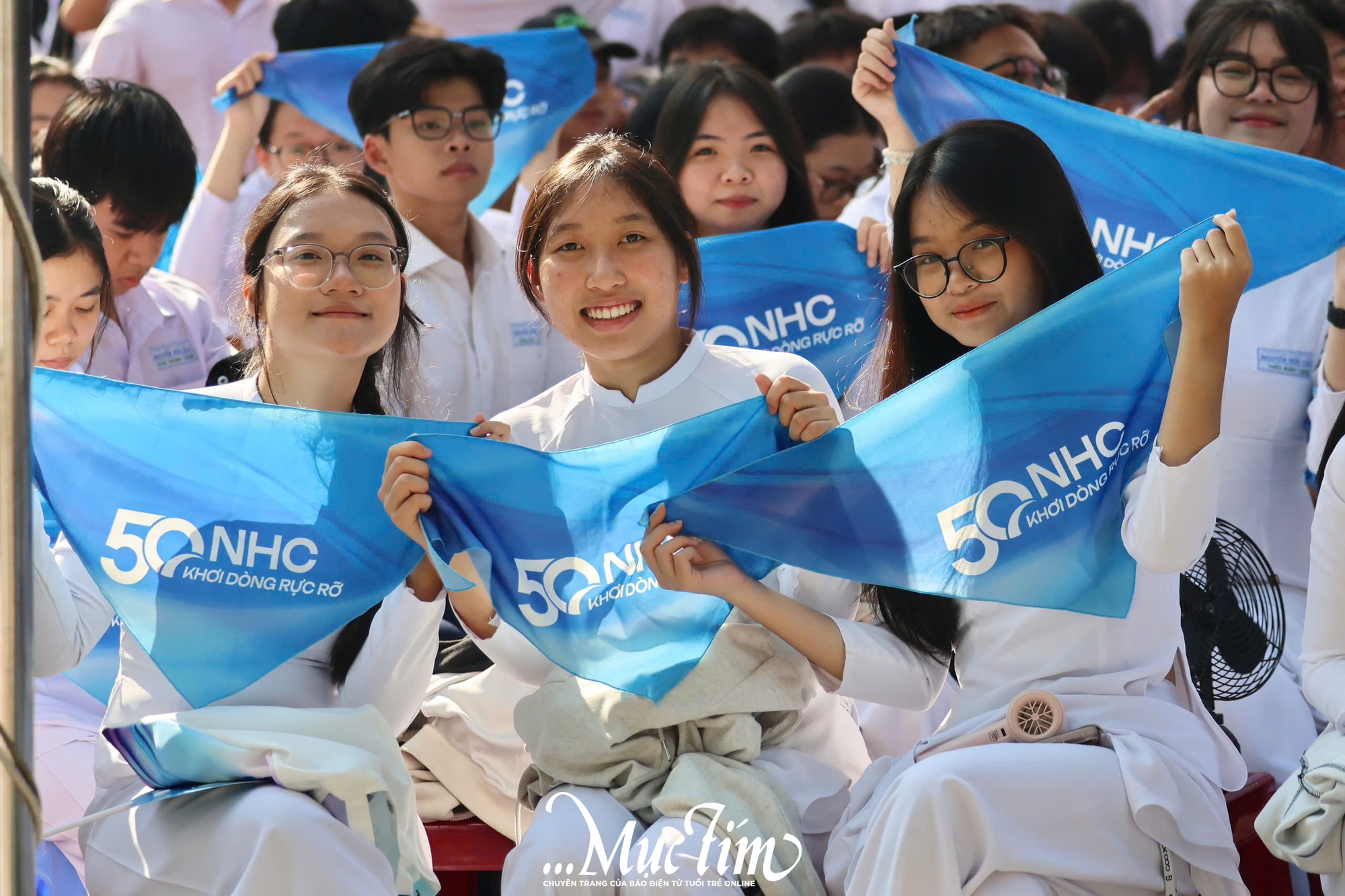 Rực rỡ hành trình 50 năm khơi dòng tri thức của Trường THPT Nguyễn Hữu Cầu- Ảnh 14.