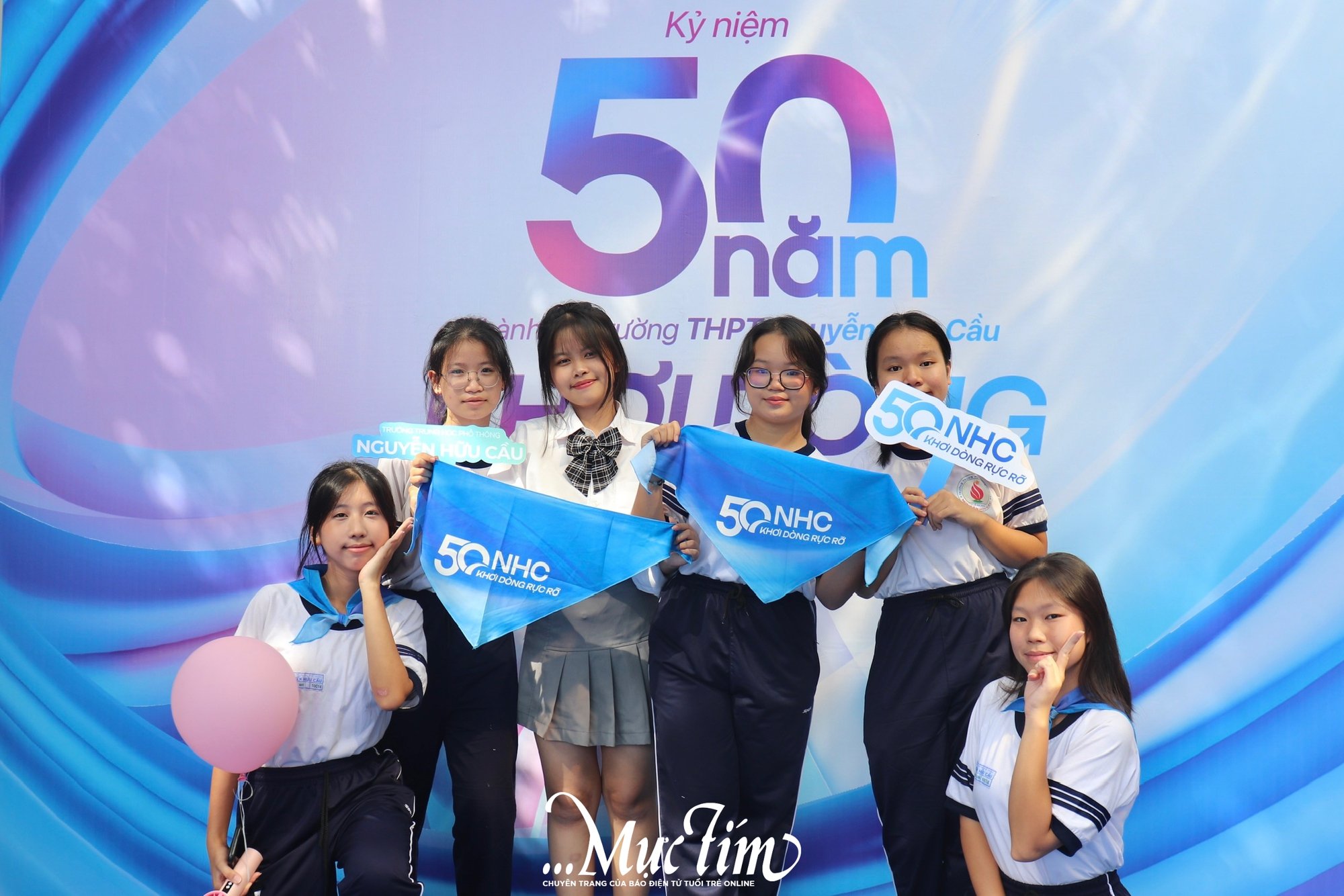 Rực rỡ hành trình 50 năm khơi dòng tri thức của Trường THPT Nguyễn Hữu Cầu- Ảnh 15.