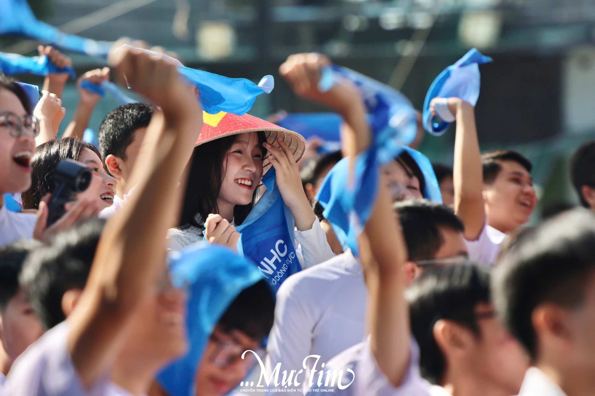 Rực rỡ hành trình 50 năm khơi dòng tri thức của Trường THPT Nguyễn Hữu Cầu- Ảnh 17.