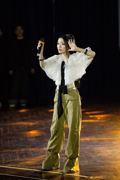 Han Sara tổ chức fan meeting cùng bộ đôi “em xinh” Hoàng Duyên, Đào Tử A1J - Ảnh 6.