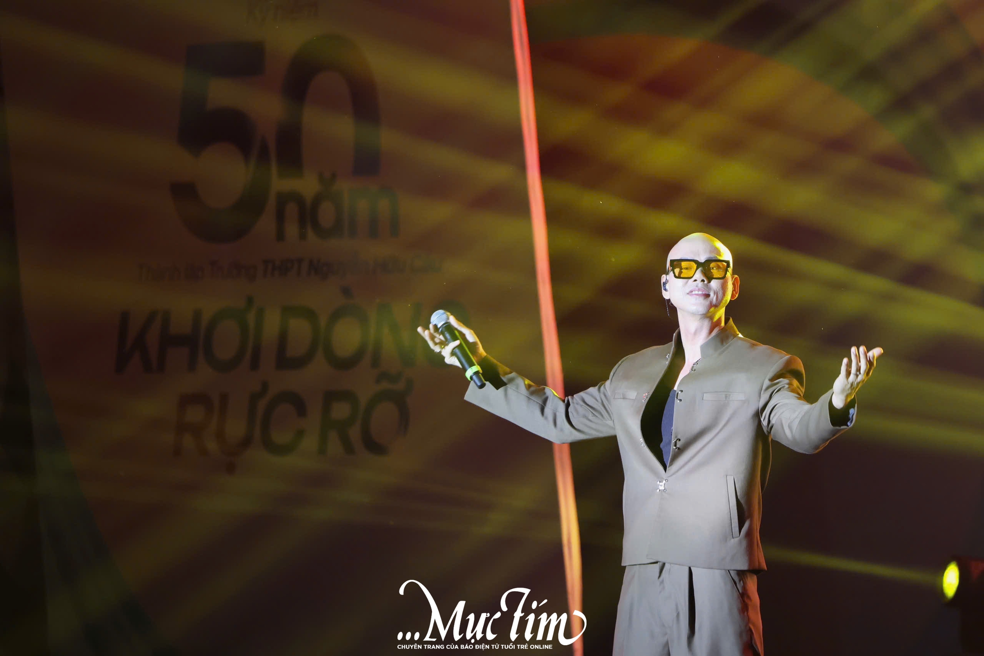 Phùng Khánh Linh, Lil Wuyn khuấy động concert kỷ niệm 50 năm thành lập Trường THPT Nguyễn Hữu Cầu- Ảnh 8. Phùng Khánh Linh, Lil Wuyn khuấy động concert kỷ niệm 50 năm thành lập Trường THPT Nguyễn Hữu Cầu- Ảnh 8.