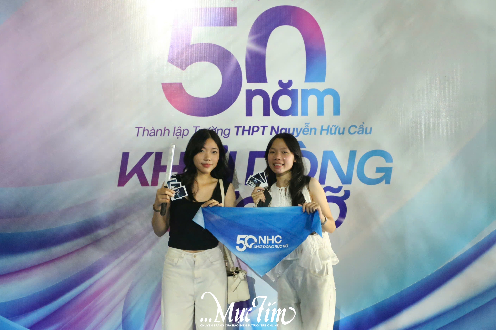 Phùng Khánh Linh, Lil Wuyn khuấy động concert kỷ niệm 50 năm thành lập Trường THPT Nguyễn Hữu Cầu- Ảnh 9. Phùng Khánh Linh, Lil Wuyn khuấy động concert kỷ niệm 50 năm thành lập Trường THPT Nguyễn Hữu Cầu- Ảnh 9.
