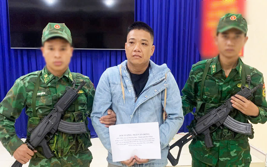 Tài xế giấu 2 miếng vàng tròn như mặt trời từ Lào về Việt Nam - Ảnh 3.