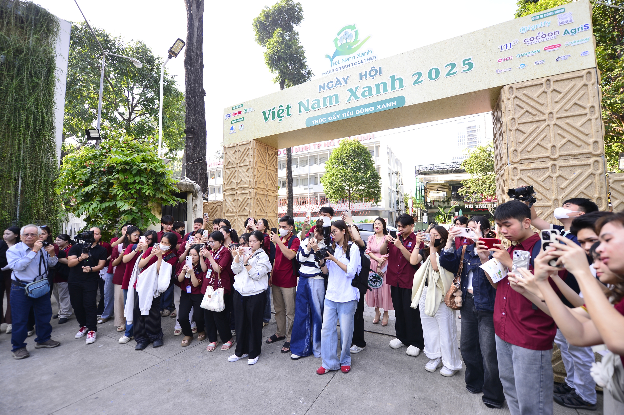 Góc nhìn thú vị của sinh viên với Ngày hội Việt Nam Xanh - Ảnh 12.