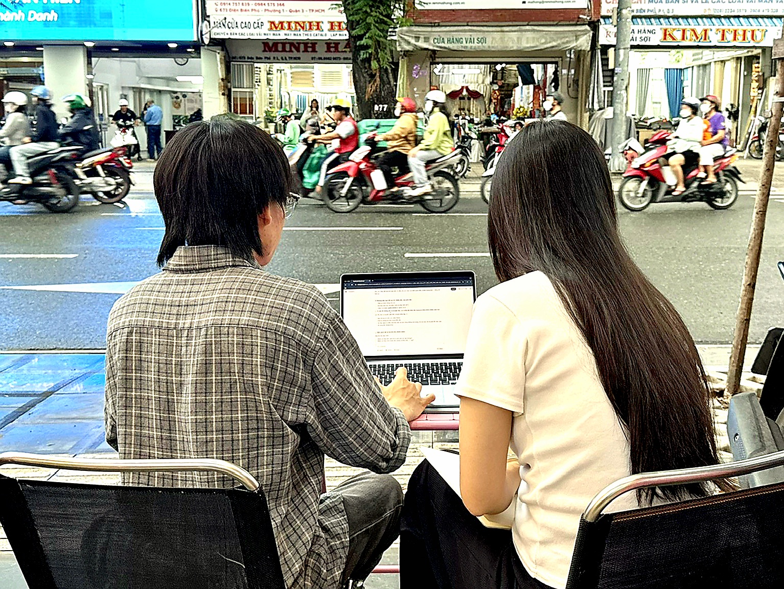 Tình yêu thời AI có giống... - Kỳ 4: Khi ChatGPT thành gương soi cảm xúc tình yêu - Ảnh 1.