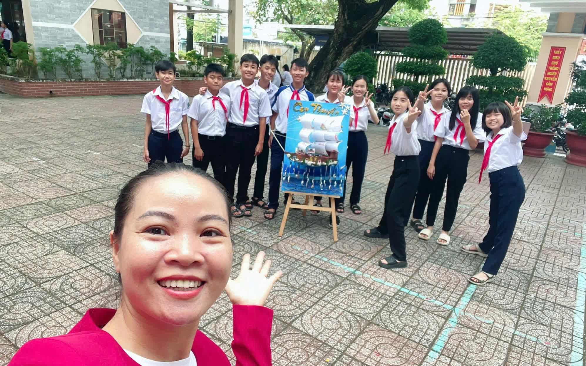 Tờ báo tường gây sốt mạng xã hội của học sinh Trường THPT Ứng Hòa B (Hà Nội)- Ảnh 4.