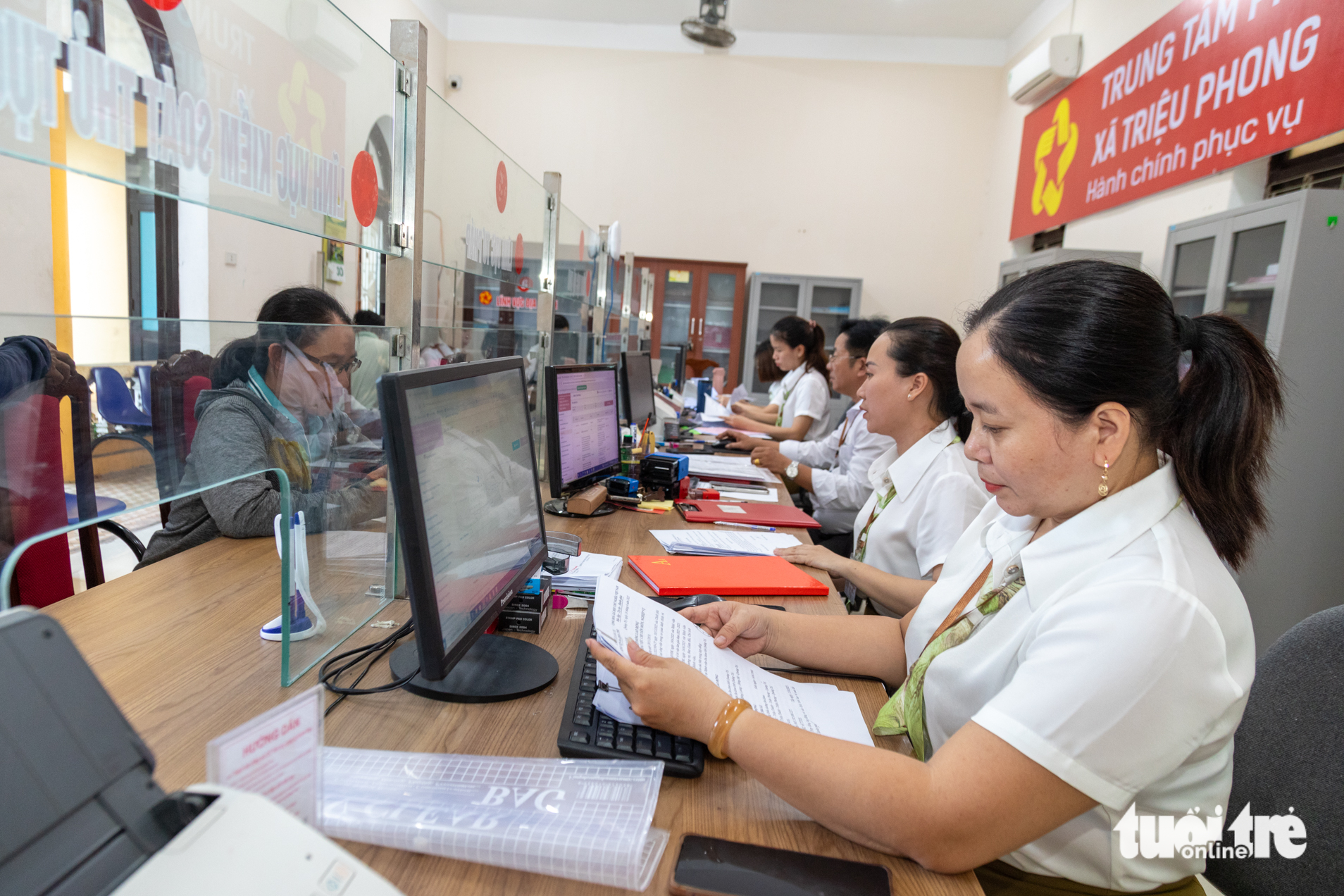 Quảng Trị phê duyệt thang đo để dân chấm điểm cán bộ, công chức - Ảnh 1.