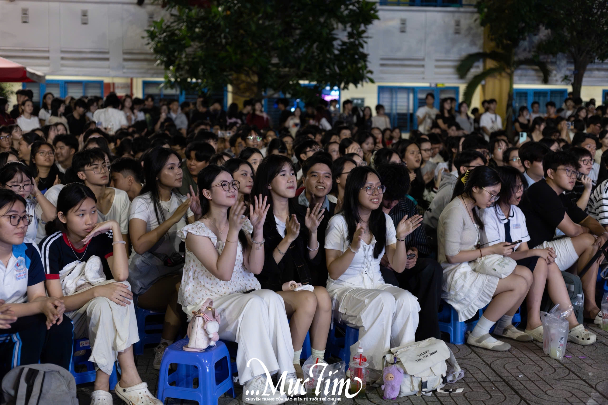 Teen Trường THPT Bình Phú bùng nổ cảm xúc trong đêm gala văn nghệ 20-11- Ảnh 15. Teen Trường THPT Bình Phú bùng nổ cảm xúc trong đêm gala văn nghệ 20-11- Ảnh 15.