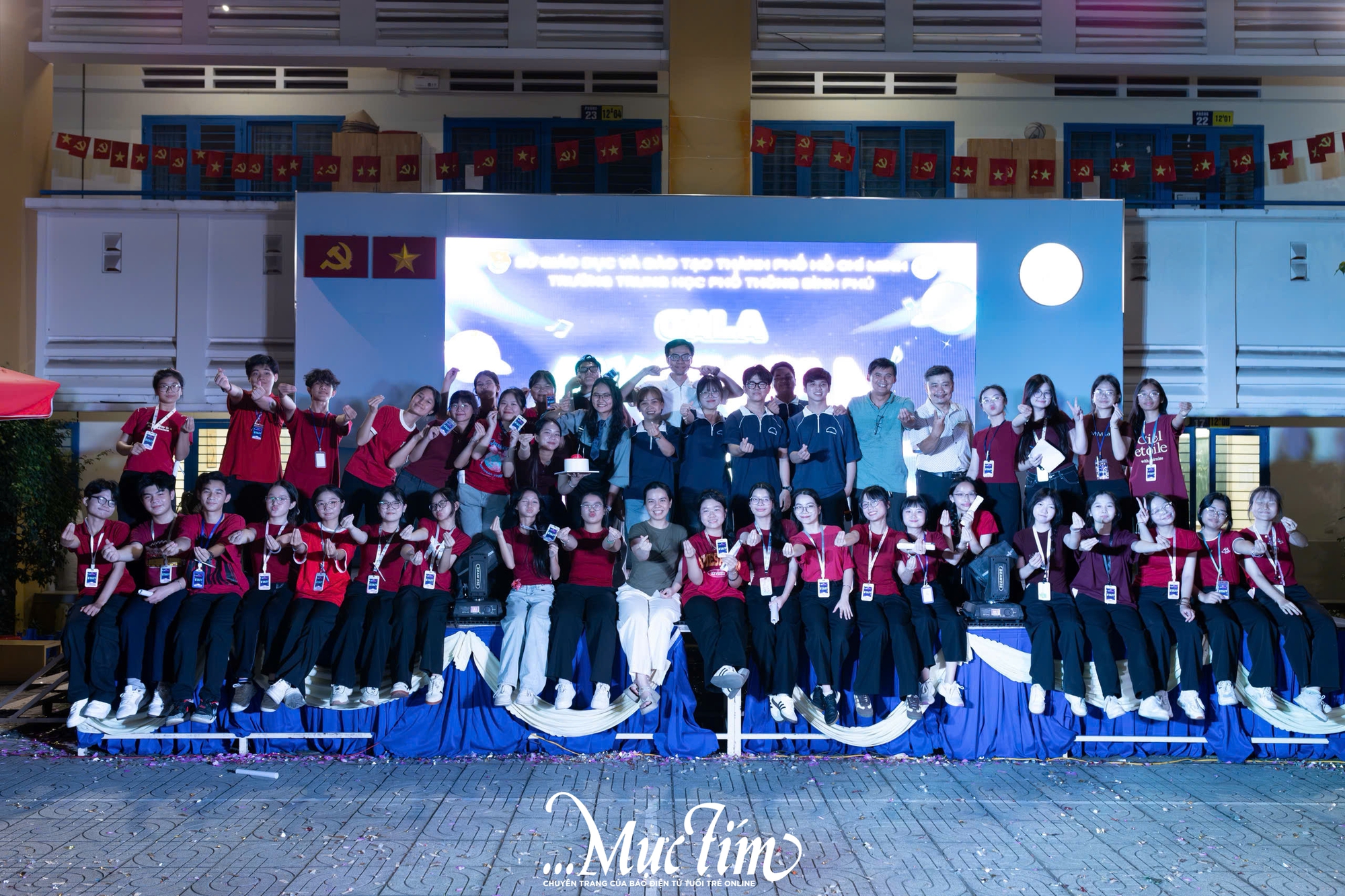 Teen Trường THPT Bình Phú bùng nổ cảm xúc trong đêm gala văn nghệ 20-11- Ảnh 23. Teen Trường THPT Bình Phú bùng nổ cảm xúc trong đêm gala văn nghệ 20-11- Ảnh 23.