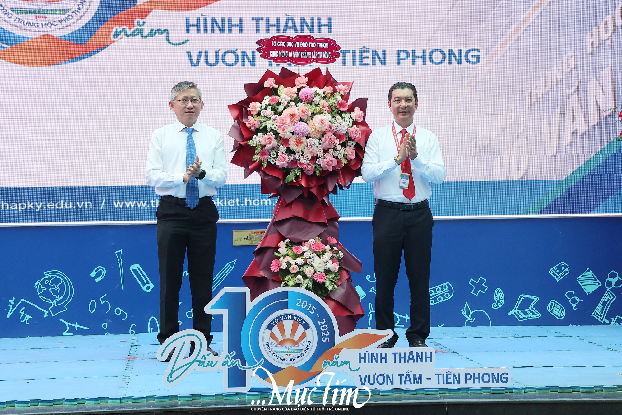 Nhìn lại 10 năm hình thành - vươn tầm - tiên phong của Trường THPT Võ Văn Kiệt- Ảnh 8. Nhìn lại 10 năm hình thành - vươn tầm - tiên phong của Trường THPT Võ Văn Kiệt- Ảnh 8.