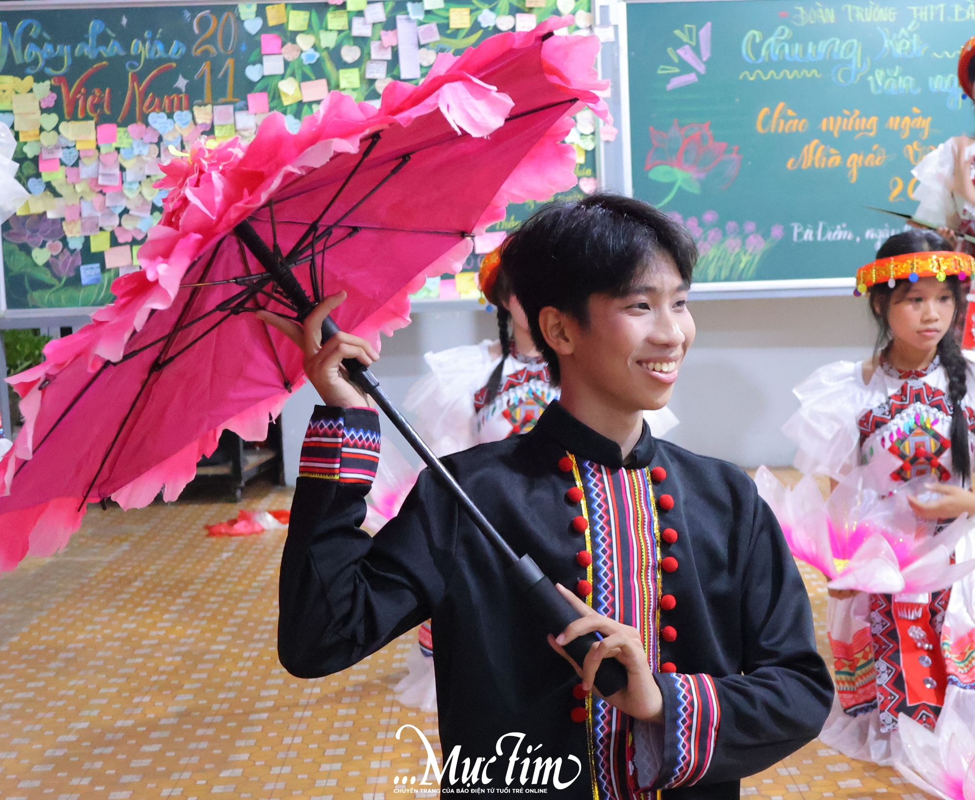 Bí quyết có bài thi văn nghệ thành công của học trò Trường THPT Bà Điểm- Ảnh 10. Bí quyết có bài thi văn nghệ thành công của học trò Trường THPT Bà Điểm- Ảnh 10.