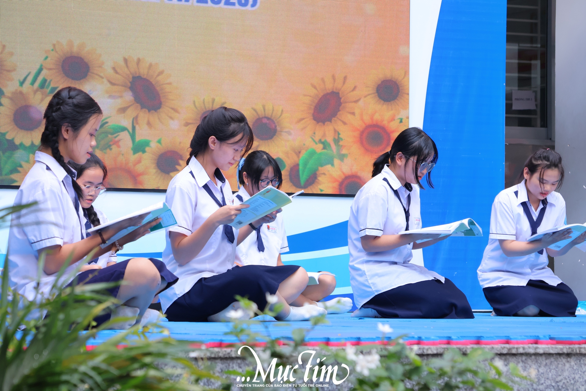 Bí quyết có bài thi văn nghệ thành công của học trò Trường THPT Bà Điểm- Ảnh 17. Bí quyết có bài thi văn nghệ thành công của học trò Trường THPT Bà Điểm- Ảnh 17.