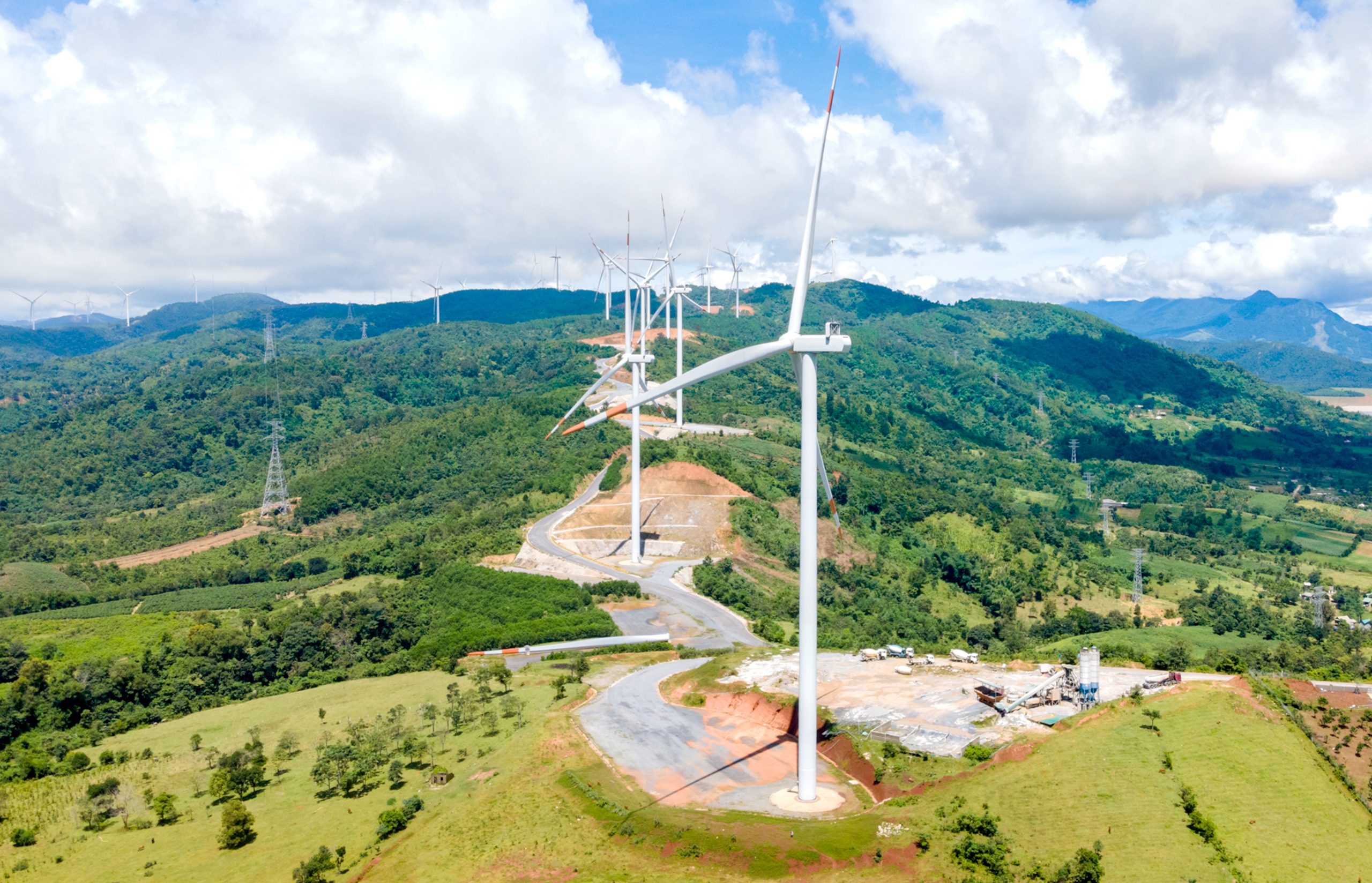 Dư thừa điện: Những cảnh báo từ hệ thống - Ảnh 1. điện - Ảnh 1.