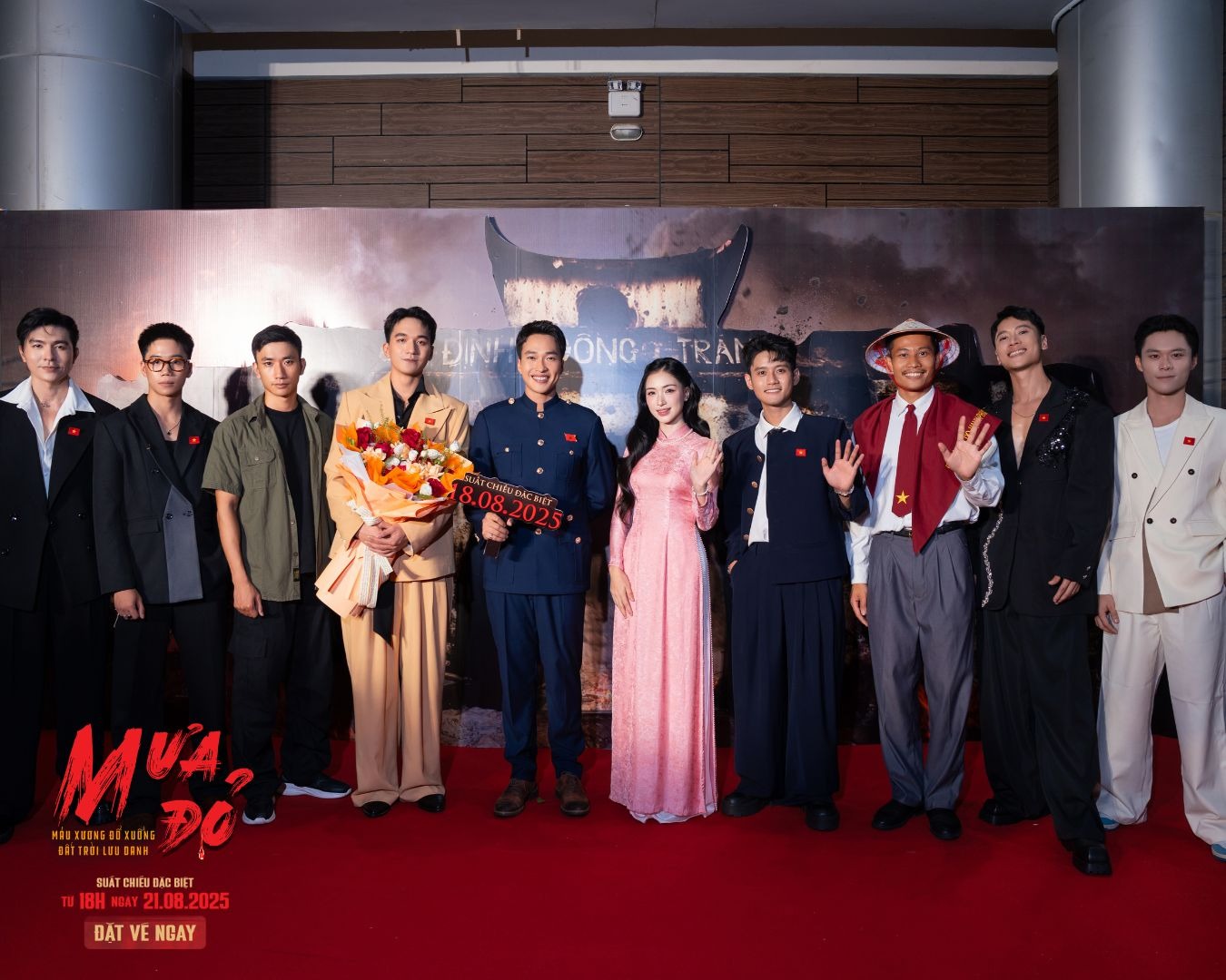 Mưa đỏ - Ảnh 1.