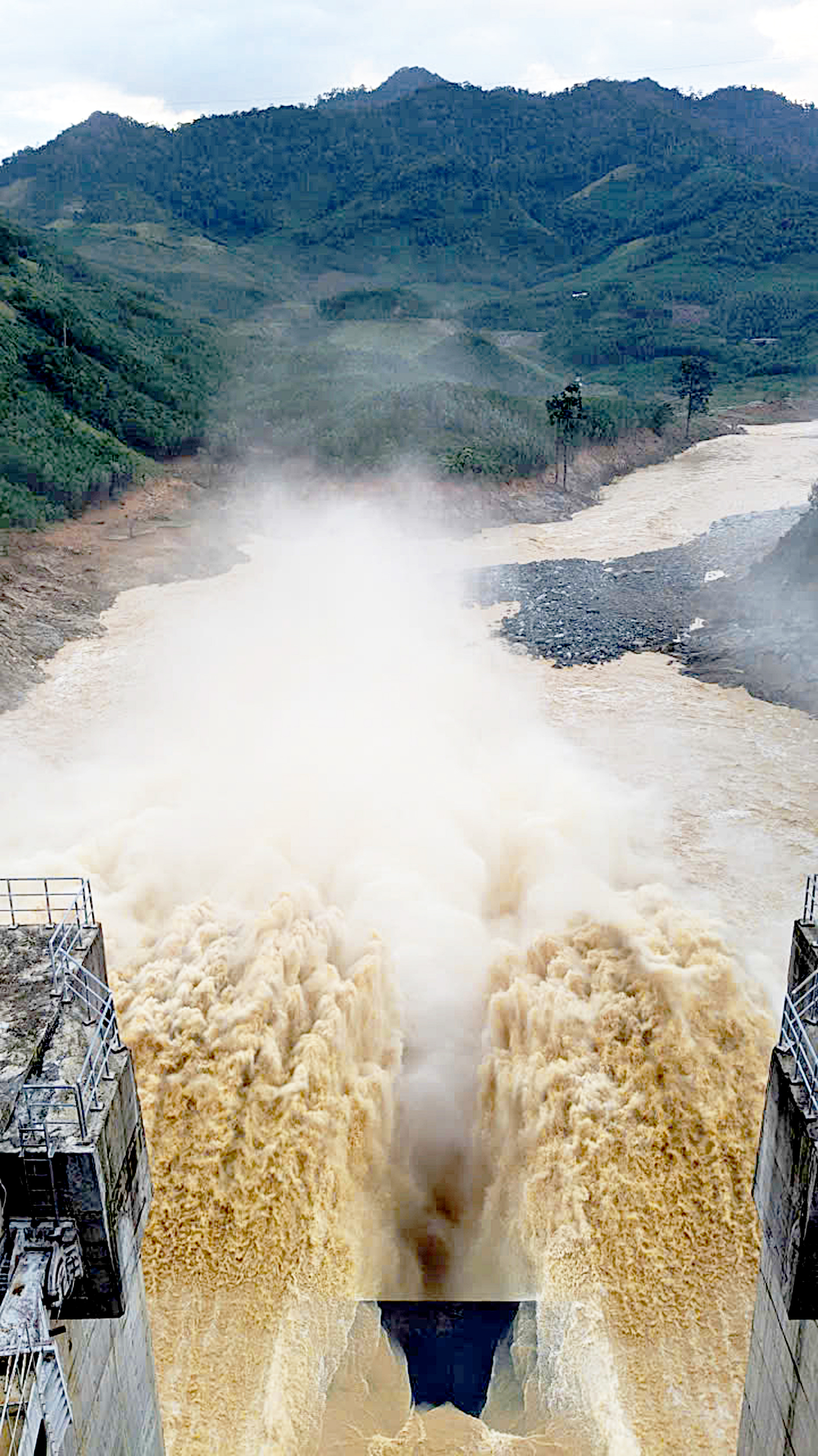 Dư thừa điện: Những cảnh báo từ hệ thống - Ảnh 3. điện - Ảnh 3.