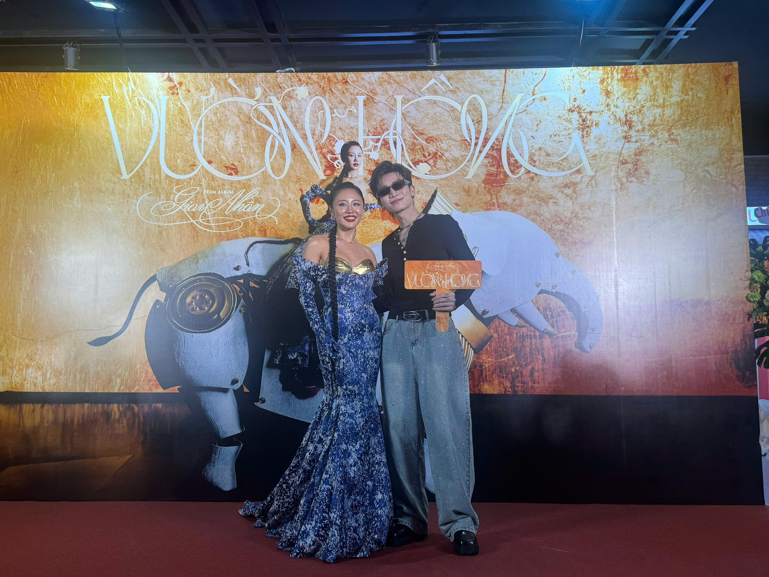 Văn Mai Hương gây bất ngờ khi hợp tác cùng Chi Pu- Ảnh 2. Văn Mai Hương gây bất ngờ khi hợp tác cùng Chi Pu- Ảnh 2.