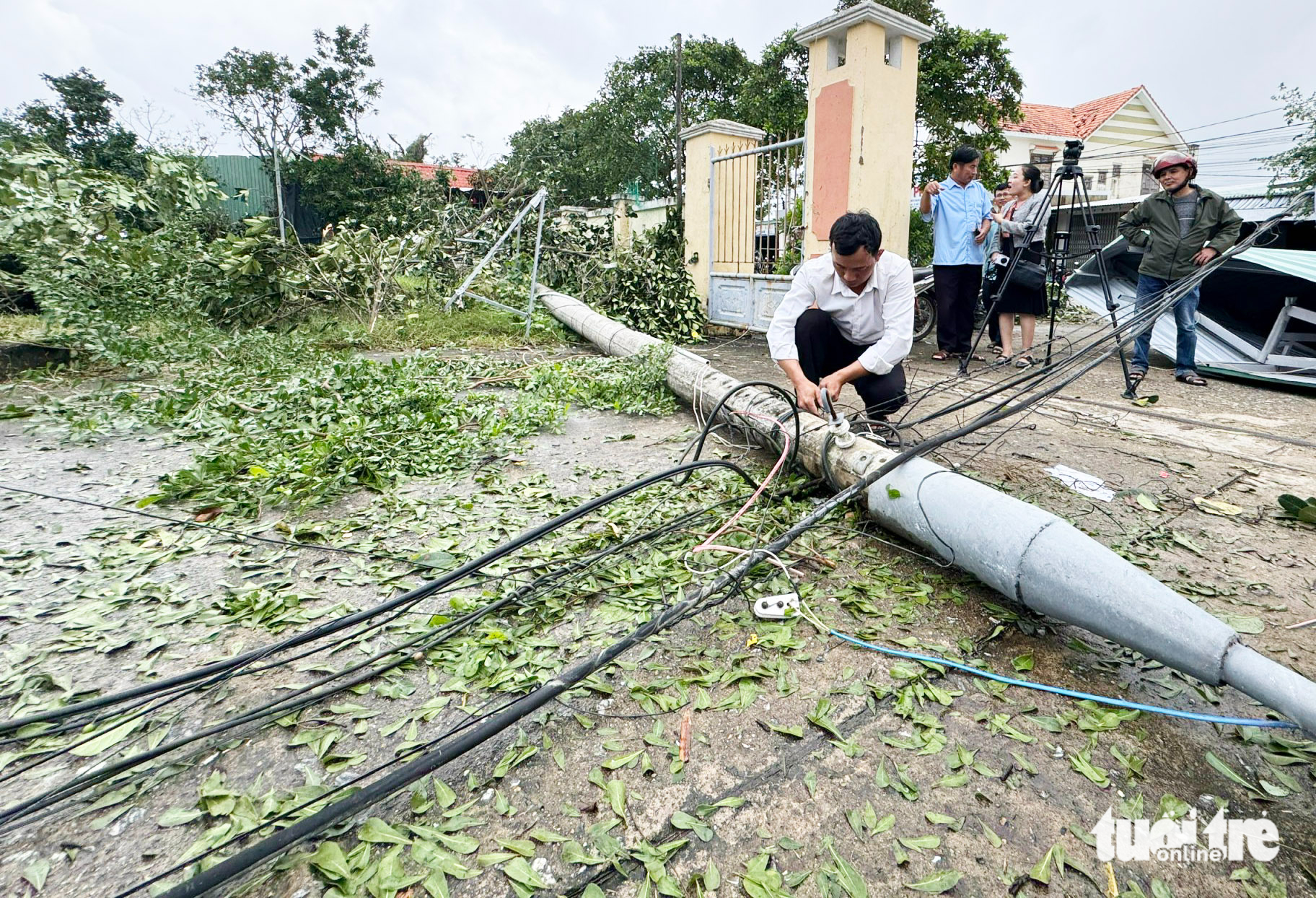 Tornado rips through Da Nang’s southern part, damaging dozens of homes- Ảnh 4.