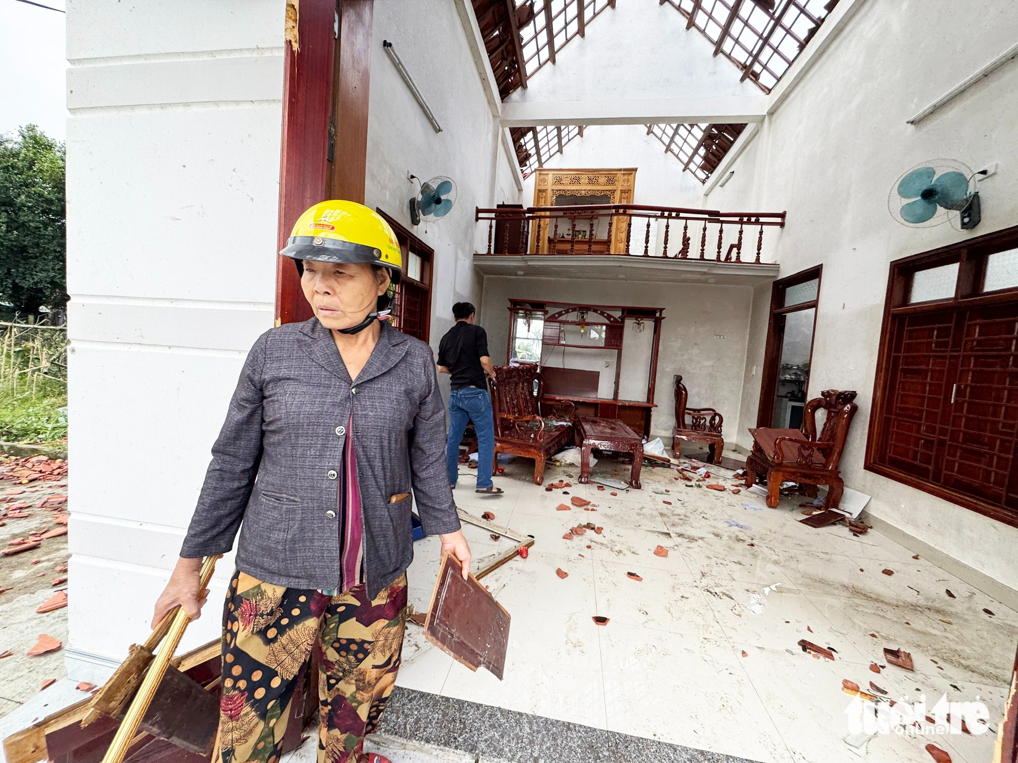 Tornado rips through Da Nang’s southern part, damaging dozens of homes- Ảnh 8.