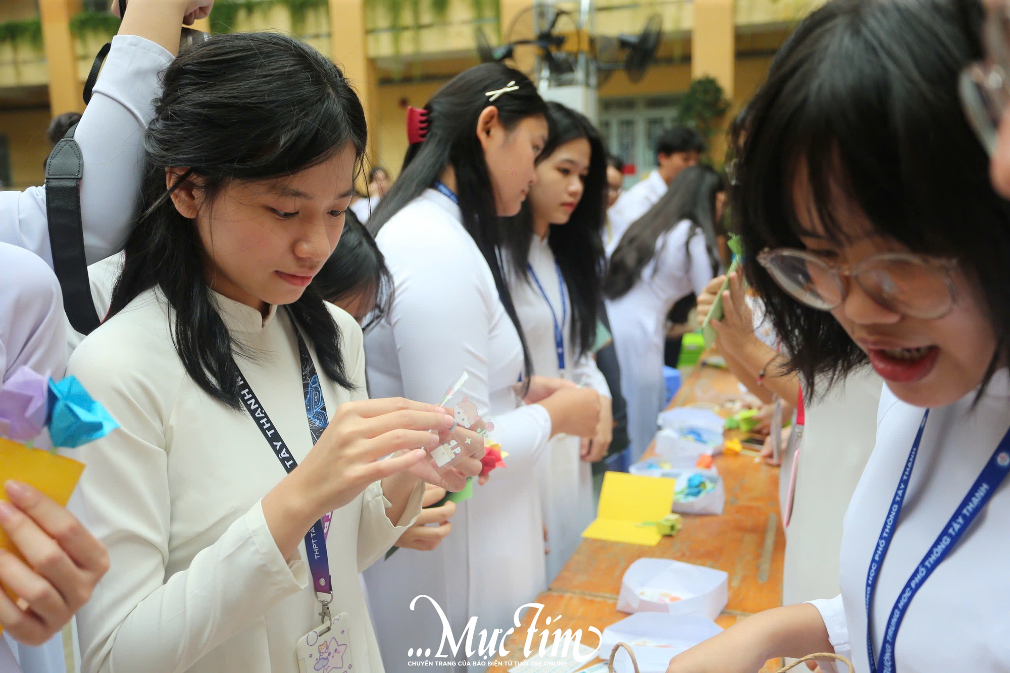 Teen Trường THPT Tây Thạnh tự tay làm thiệp tri ân thầy cô dịp 20-11 - Ảnh 7.