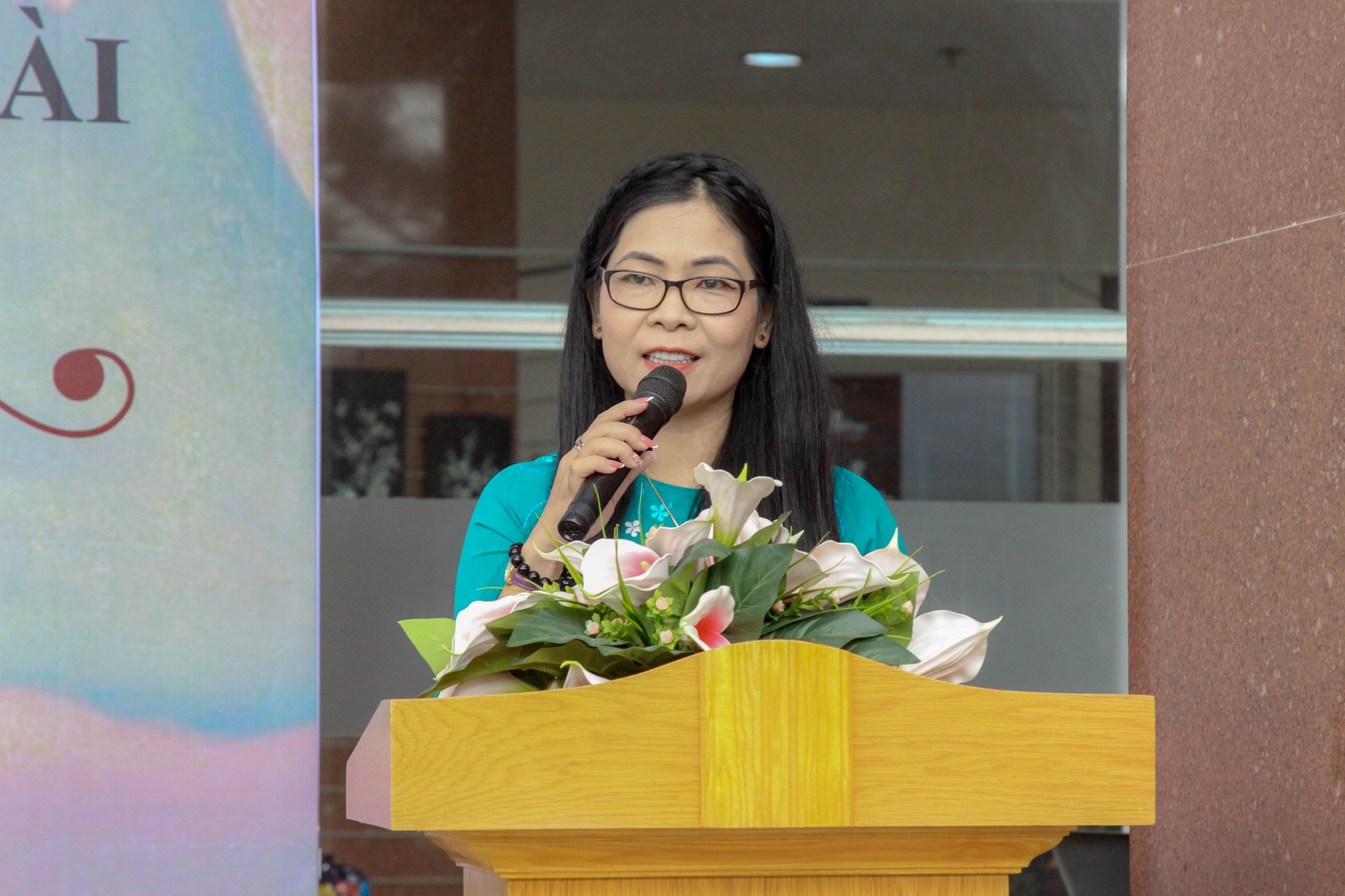 Đến Đại học Quốc gia TP.HCM, xem triển lãm sơn mài Tương Bình Hiệp - Ảnh 2.