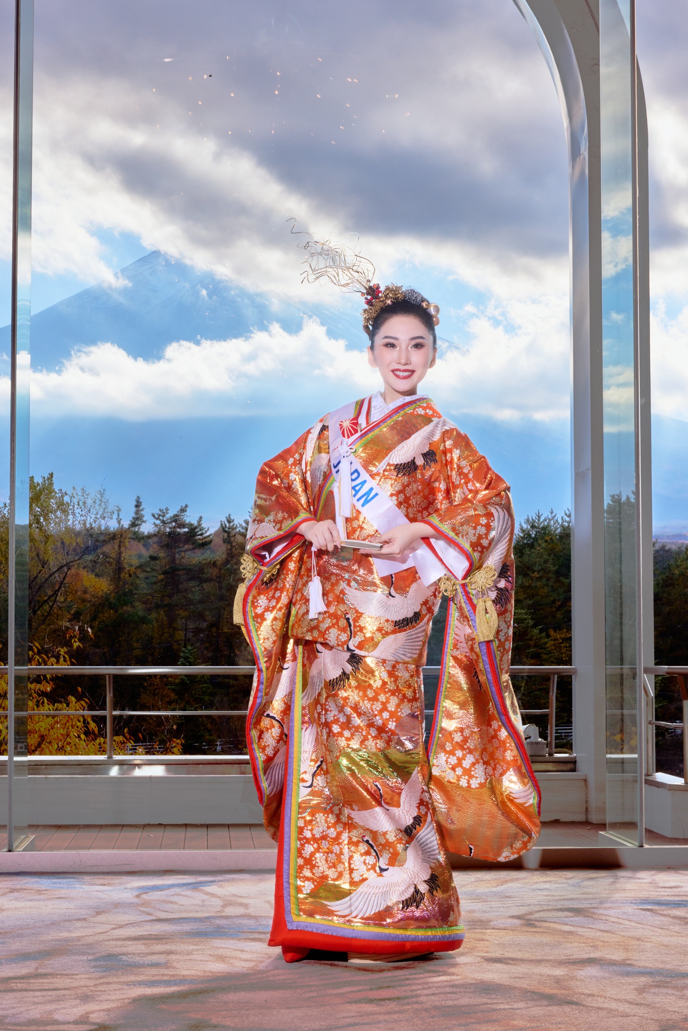 Trang phục dân tộc Hoa hậu Quốc tế 2025 thanh lịch, không màu mè - Ảnh 10. Hoa hậu Quốc tế - Ảnh 10.